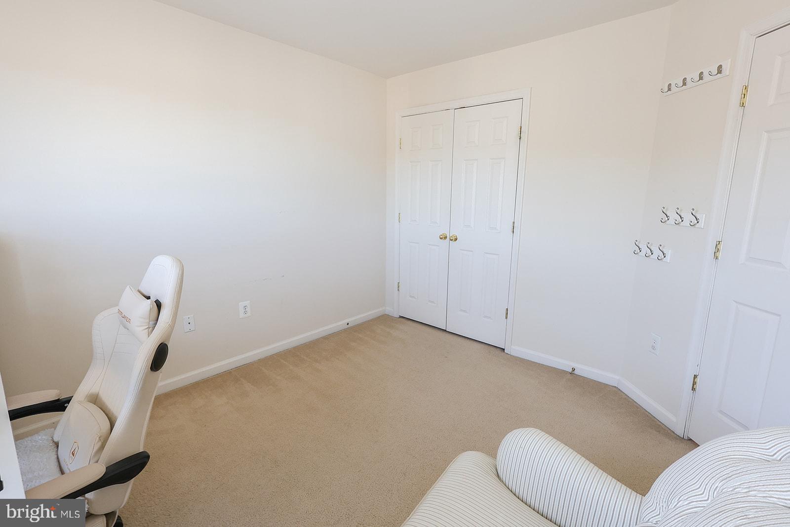 WESTBURY - Residential