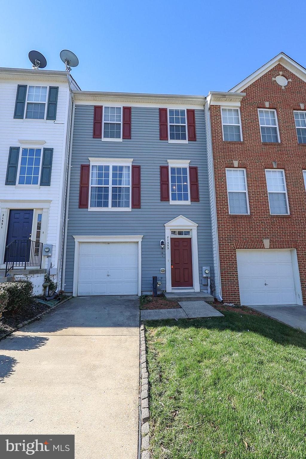 WESTBURY - Residential