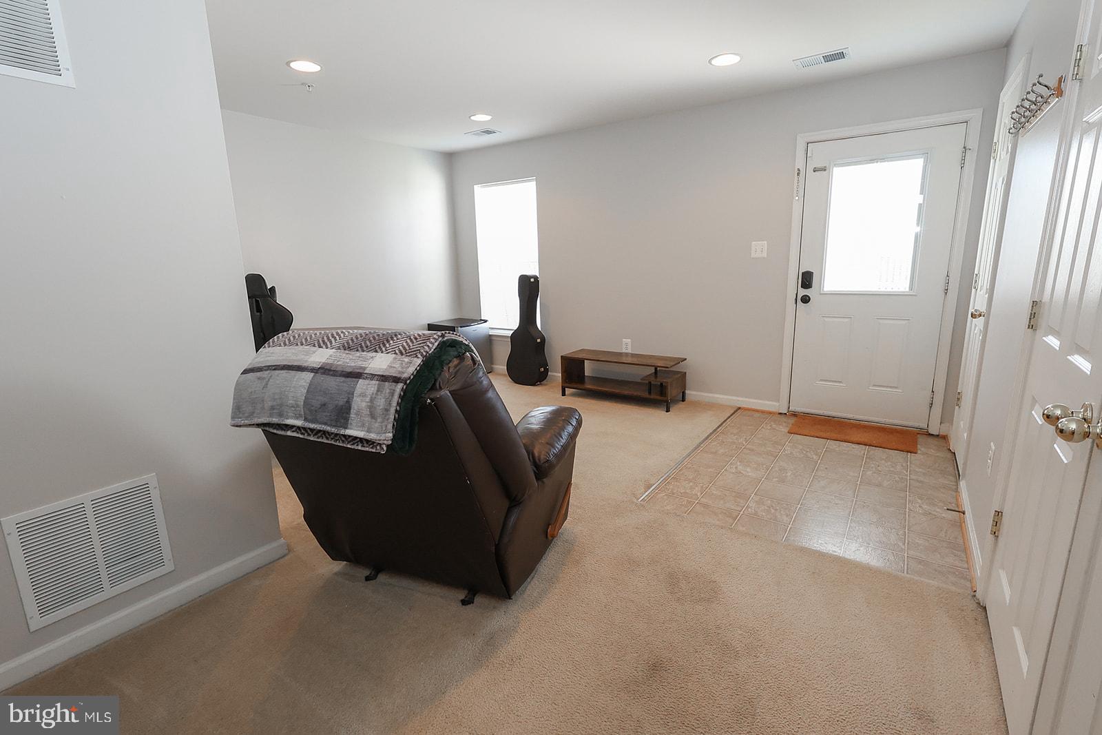 WESTBURY - Residential