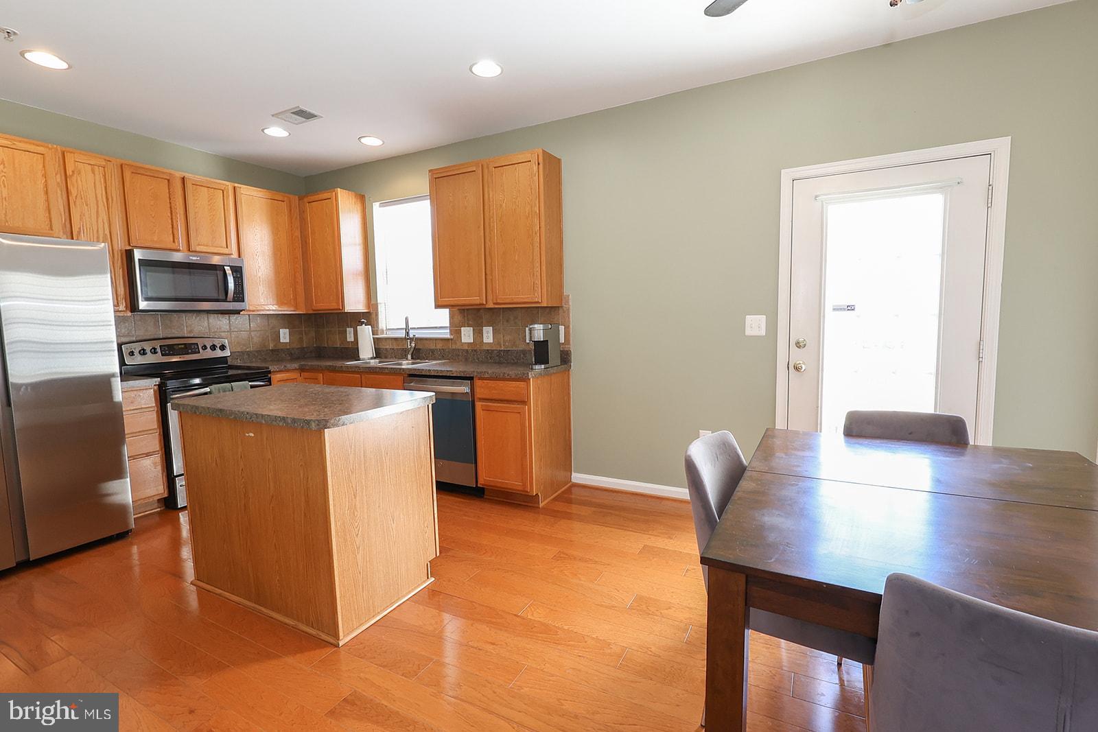 WESTBURY - Residential