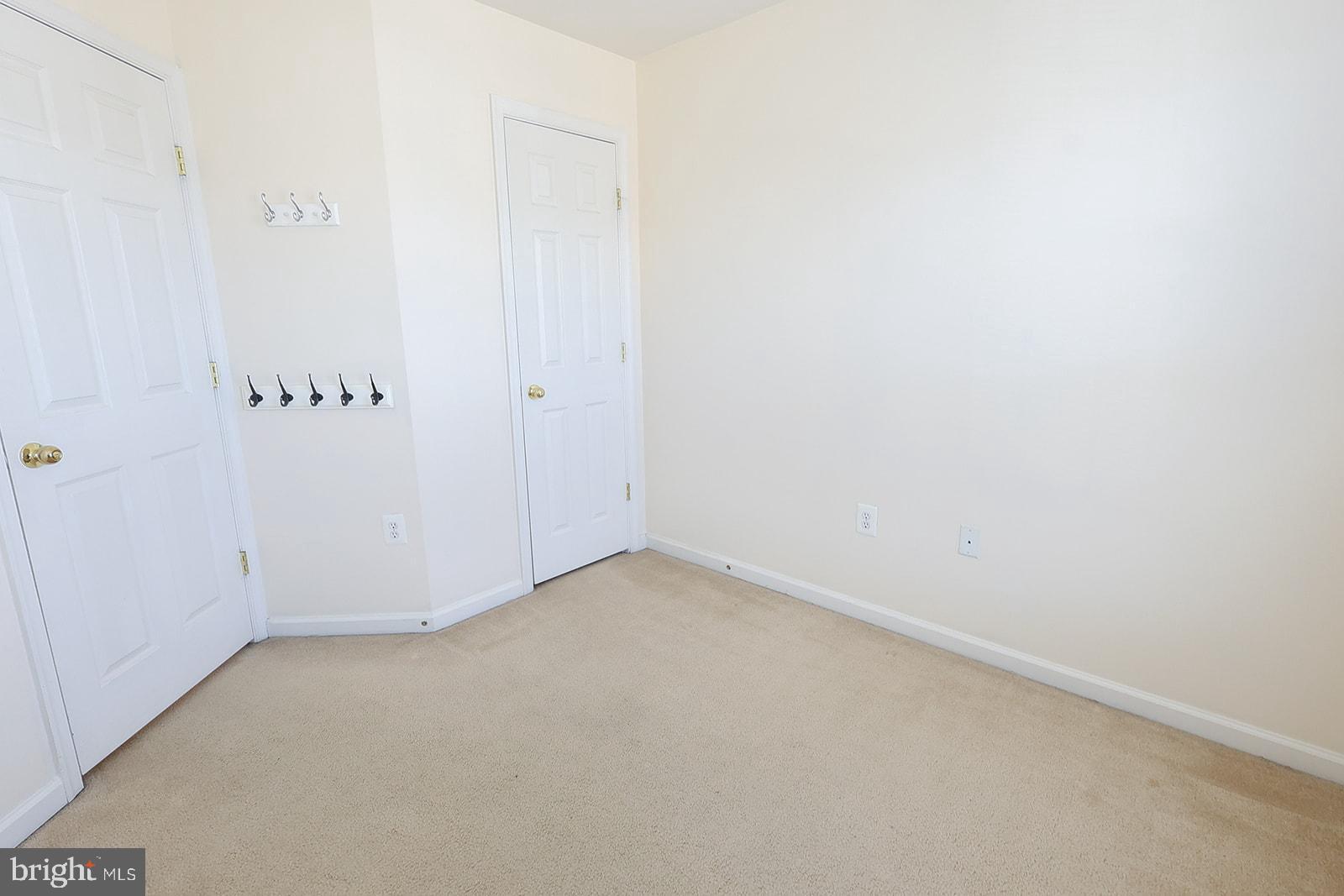 WESTBURY - Residential