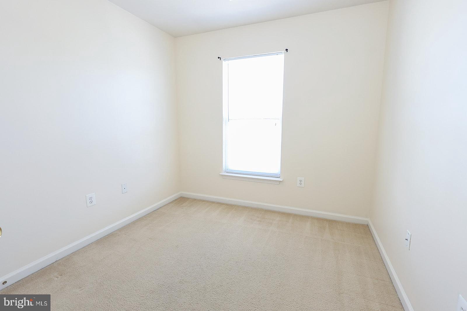 WESTBURY - Residential