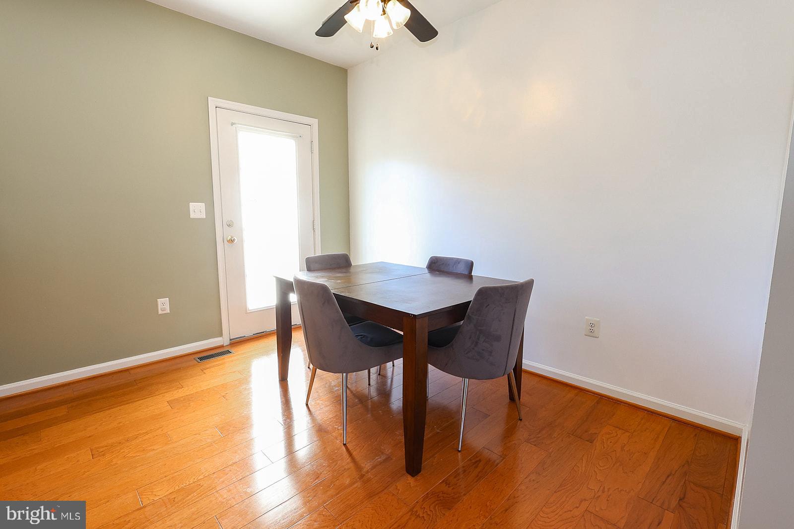 WESTBURY - Residential