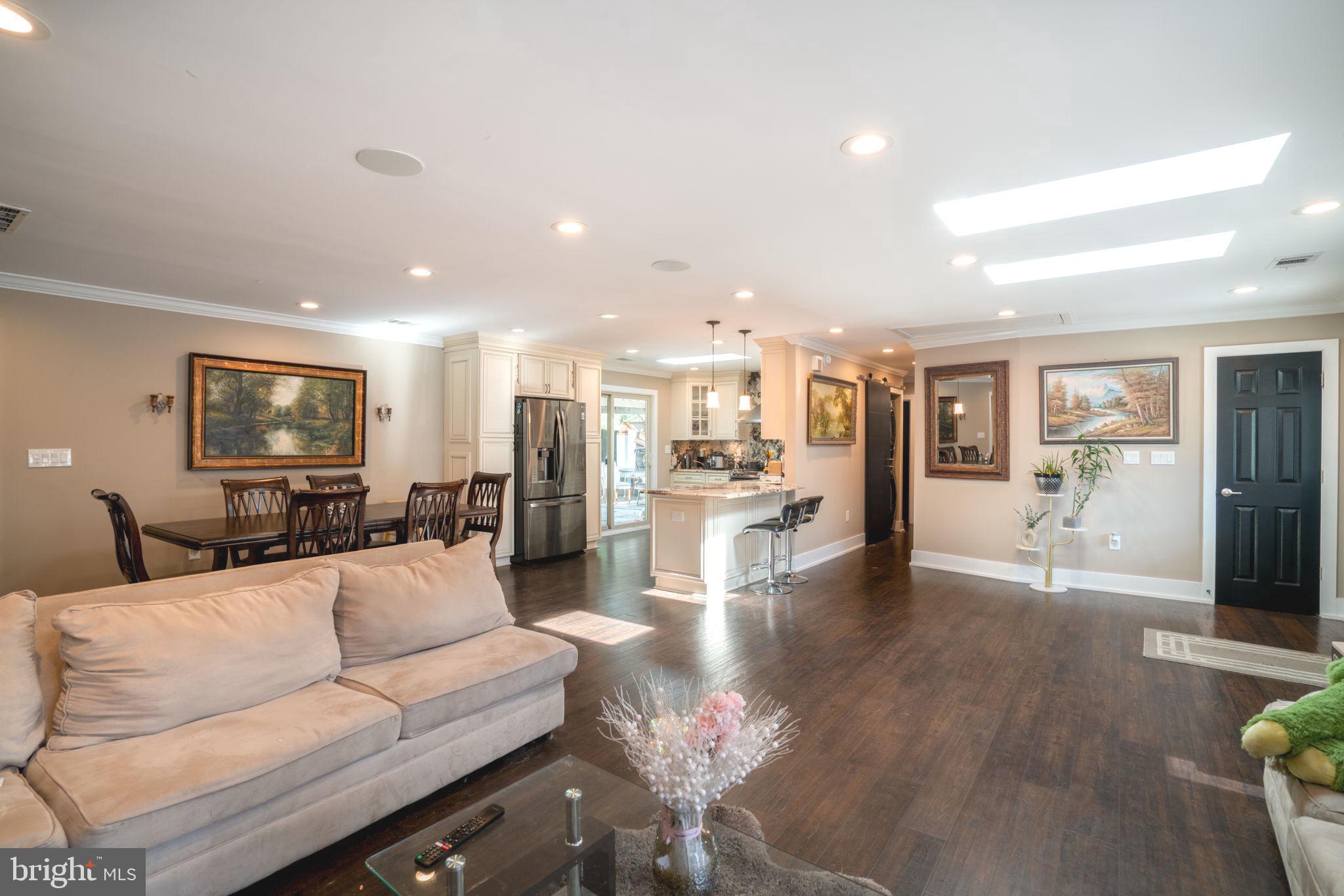 1114 S DICKENSON AVENUE