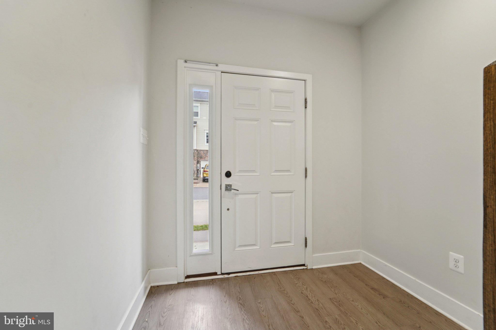 7728 LEXINGTON COURT