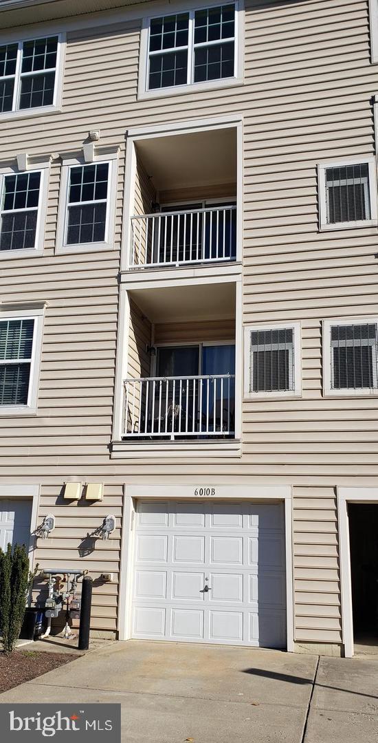 CENTREVILLE CROSSING - Residential Lease