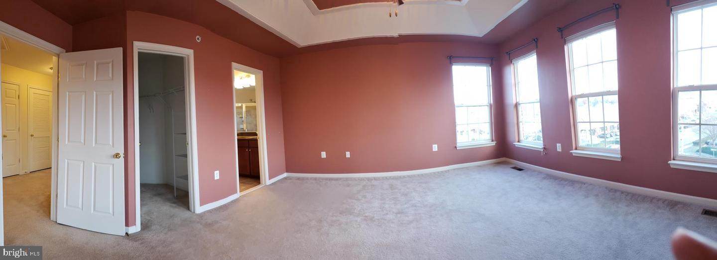 CENTREVILLE CROSSING - Residential Lease