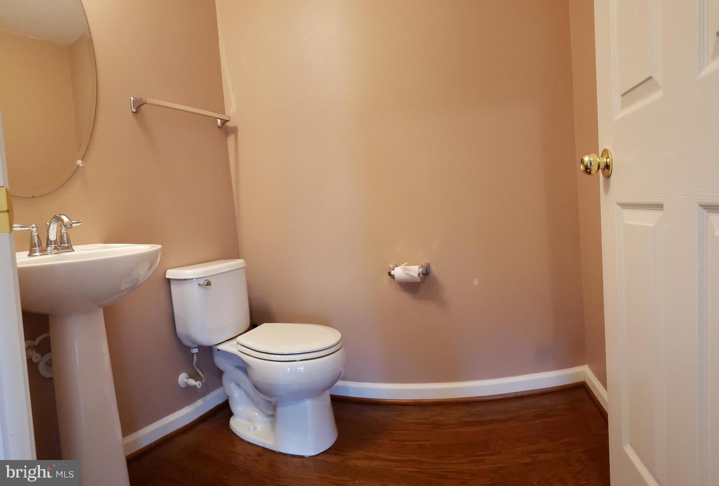 CENTREVILLE CROSSING - Residential Lease