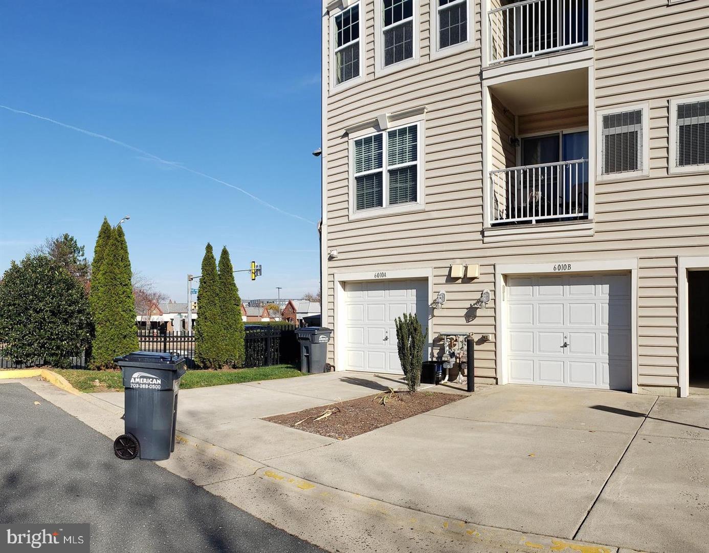 CENTREVILLE CROSSING - Residential Lease