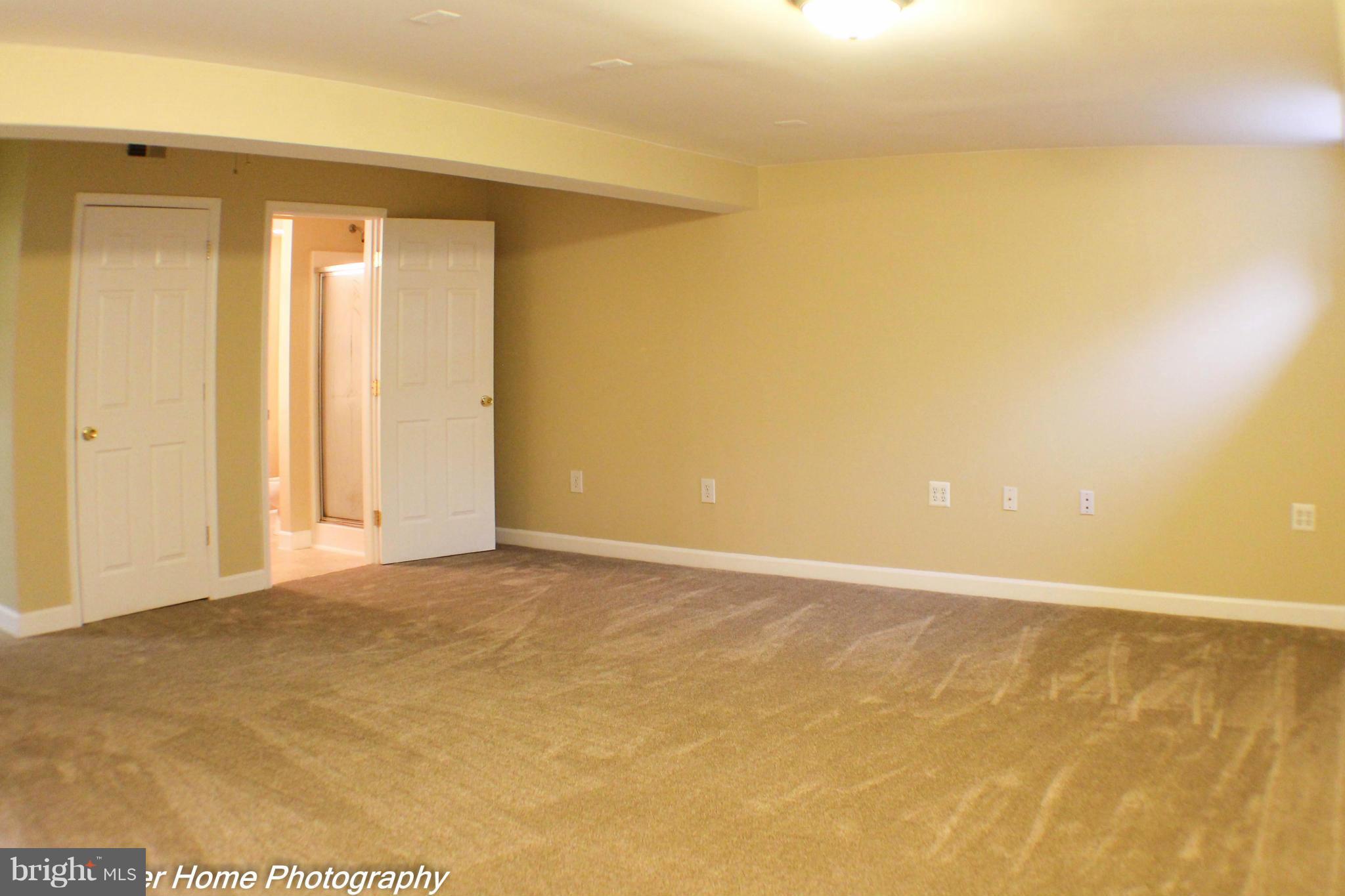 KIMBERLY WOODS VILLAGE - Residential