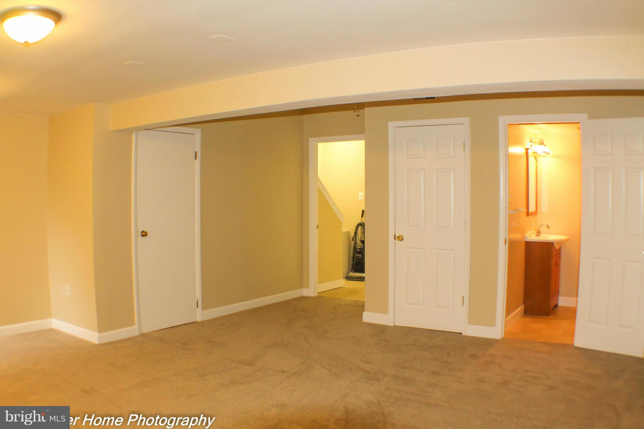 KIMBERLY WOODS VILLAGE - Residential