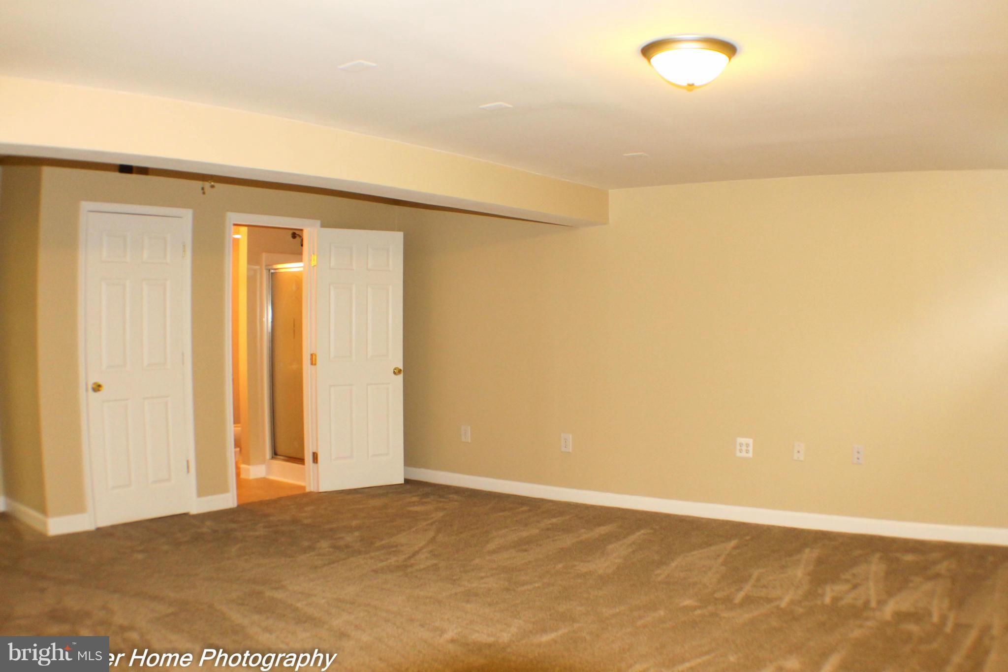 KIMBERLY WOODS VILLAGE - Residential