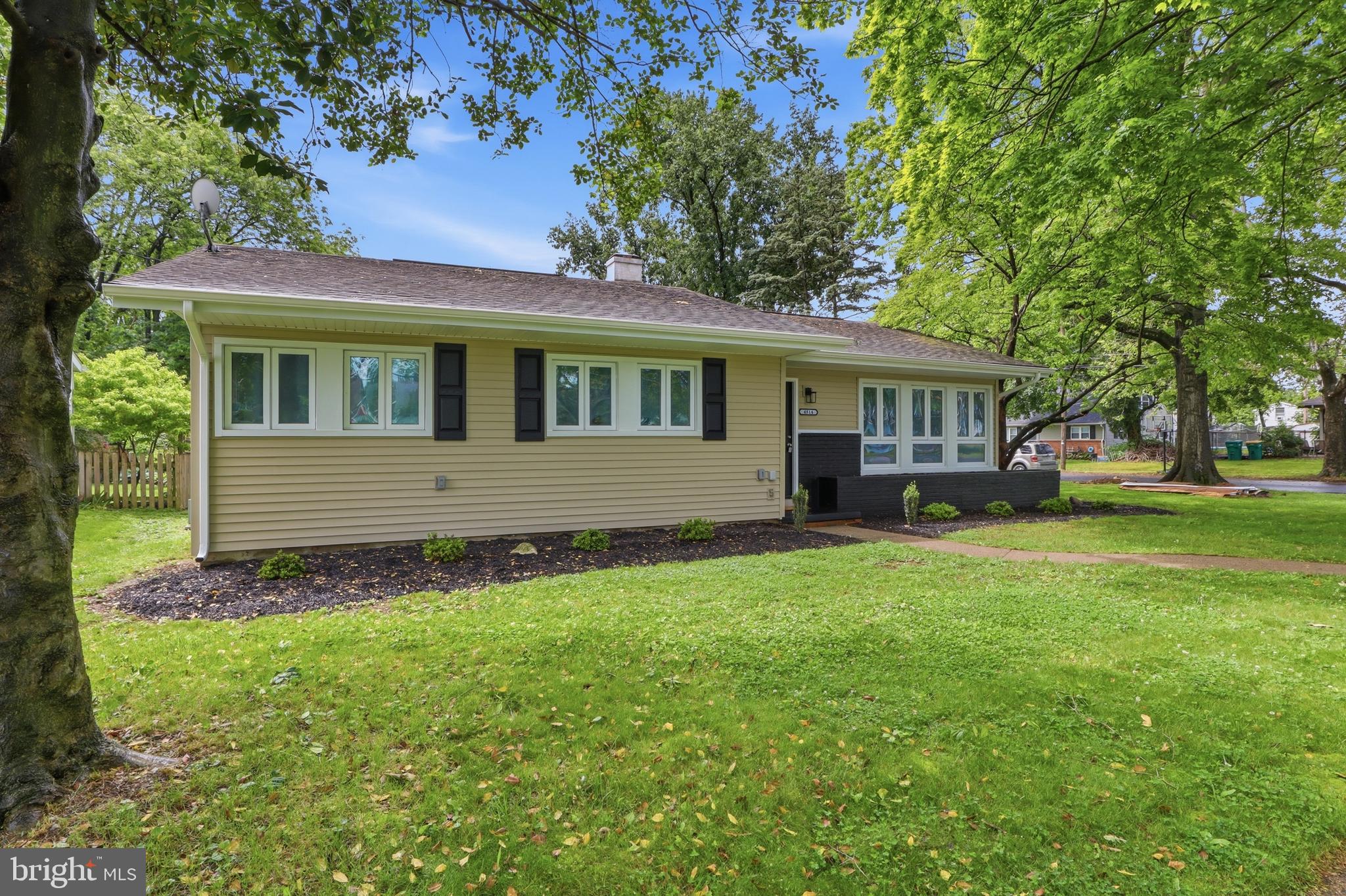 DELBROOK MANOR - Residential