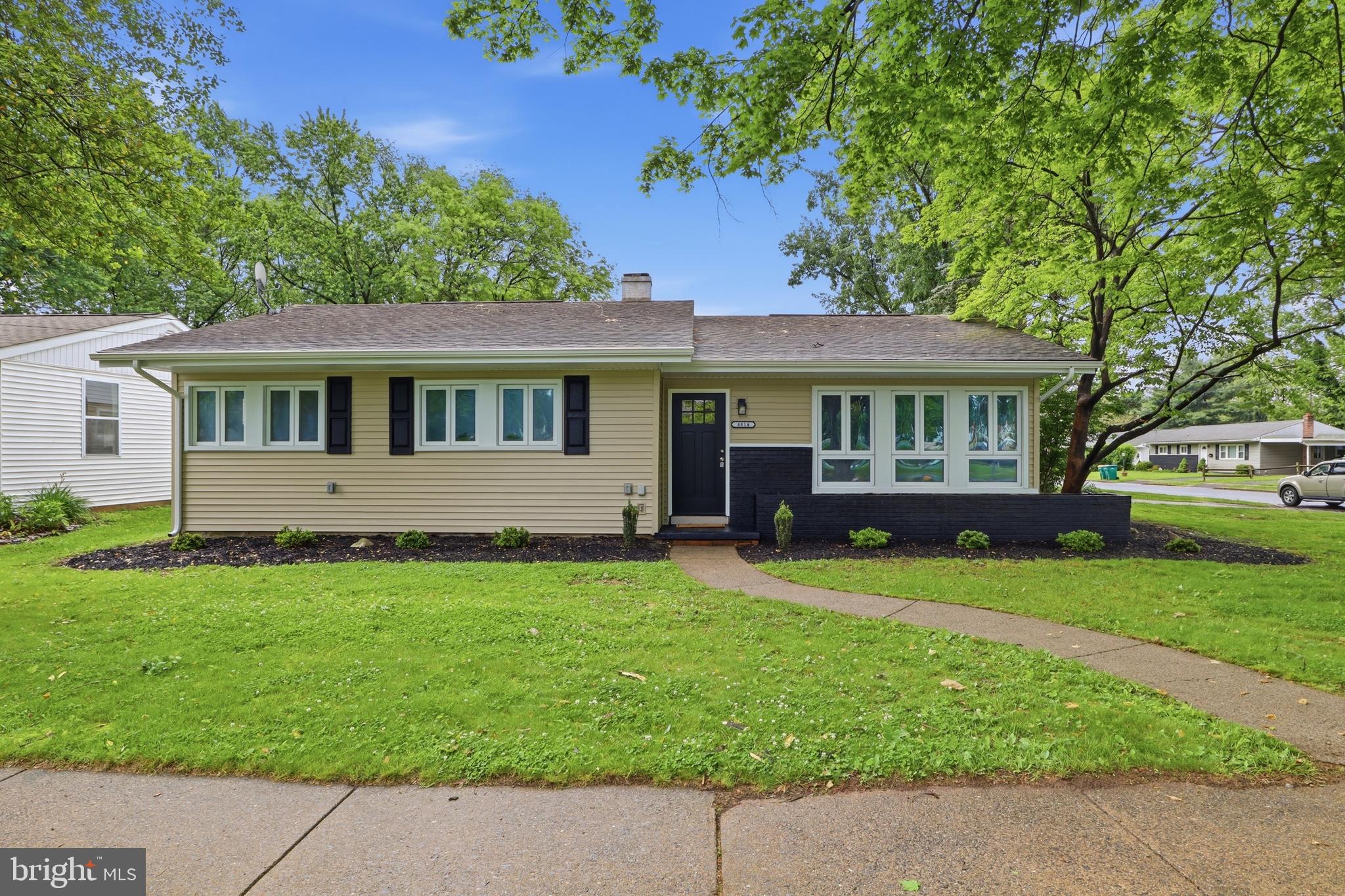 DELBROOK MANOR - Residential