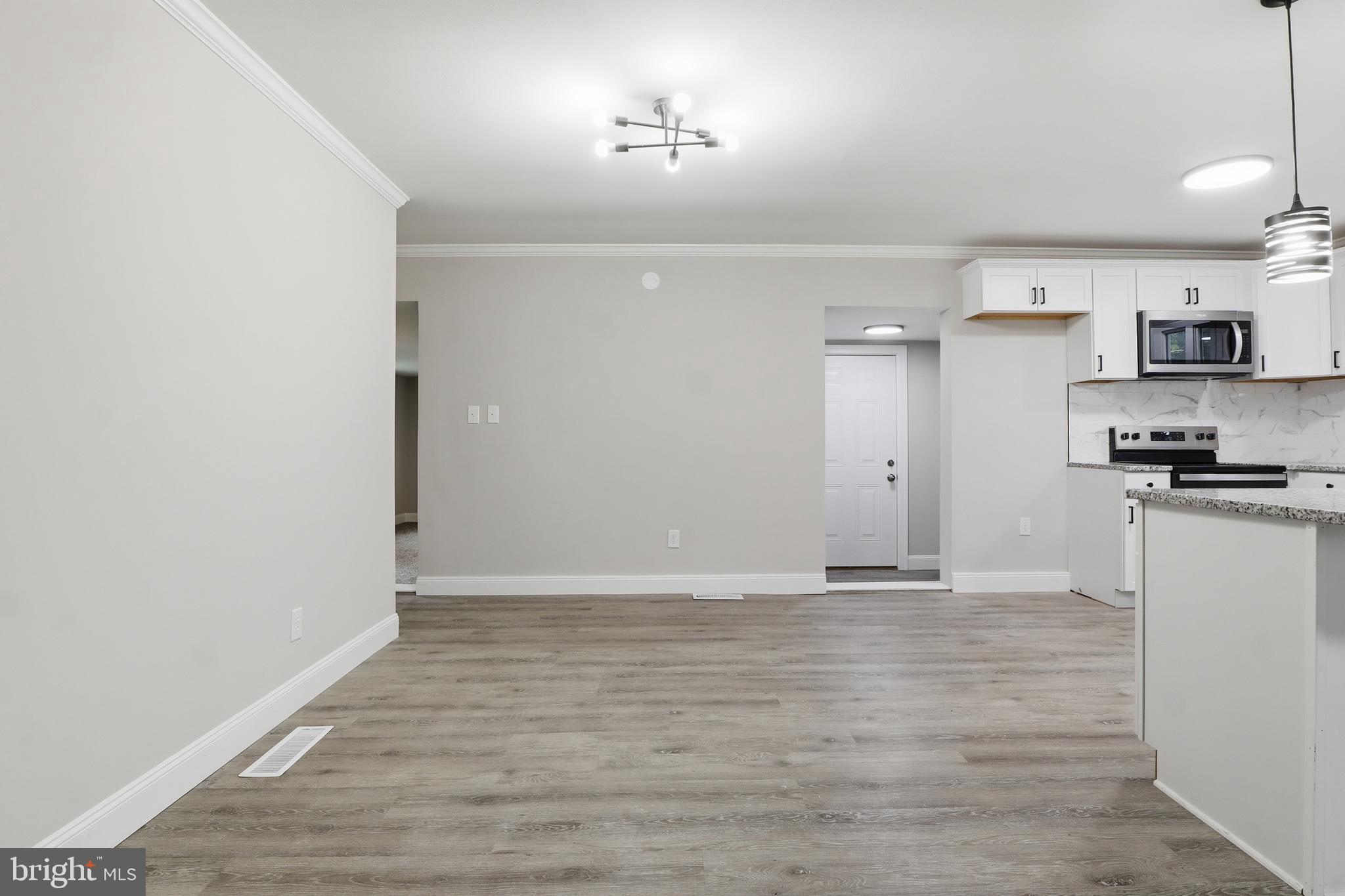 DELBROOK MANOR - Residential