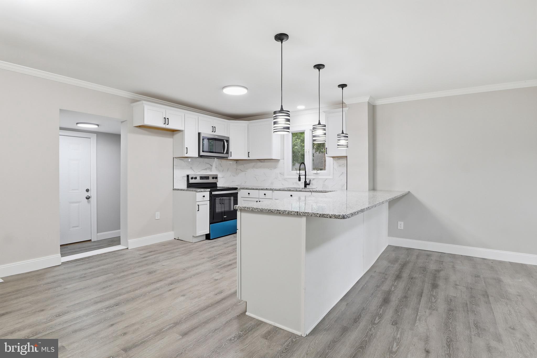 DELBROOK MANOR - Residential