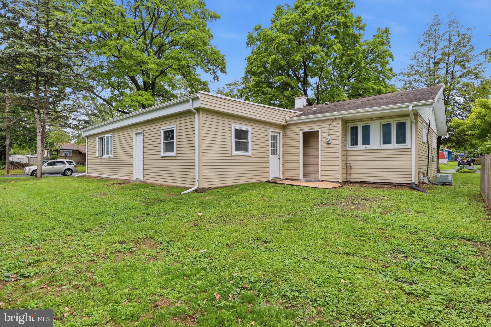 DELBROOK MANOR - Residential
