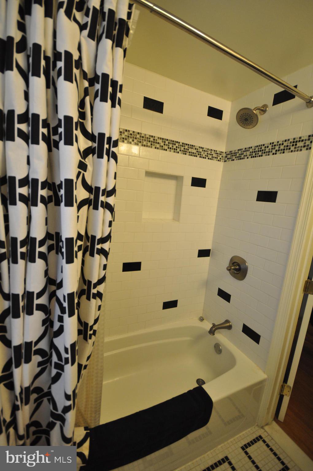 WARWICK VILLAGE - Residential Lease