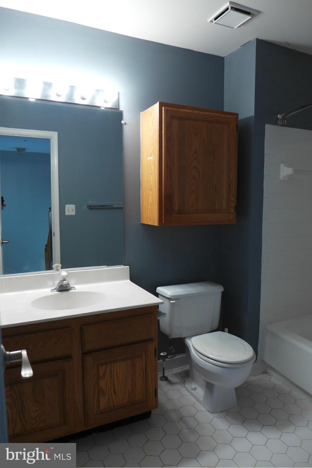 GERMANTOWN ESTATES - Residential Lease