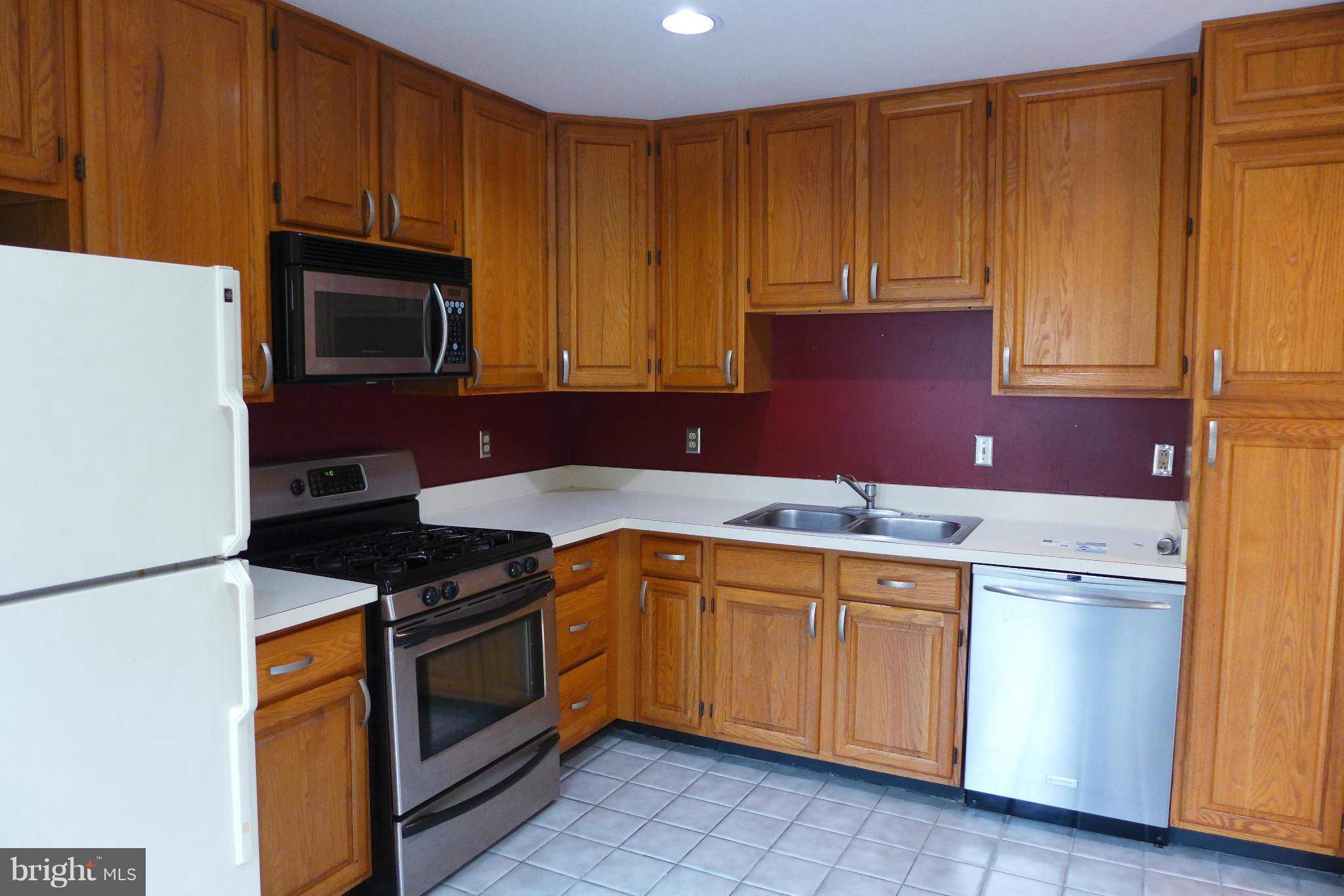 GERMANTOWN ESTATES - Residential Lease