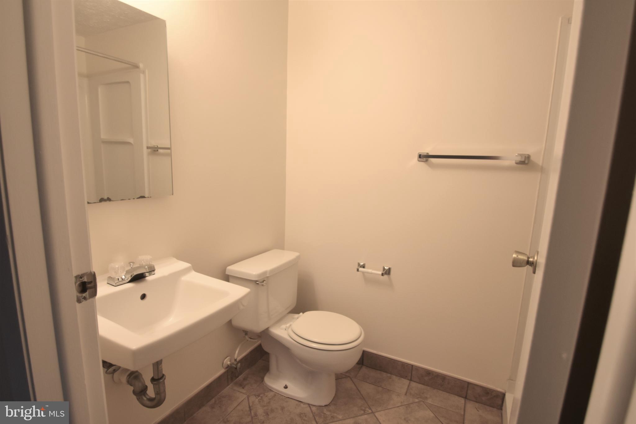 AMBERTOWNE - Residential Lease