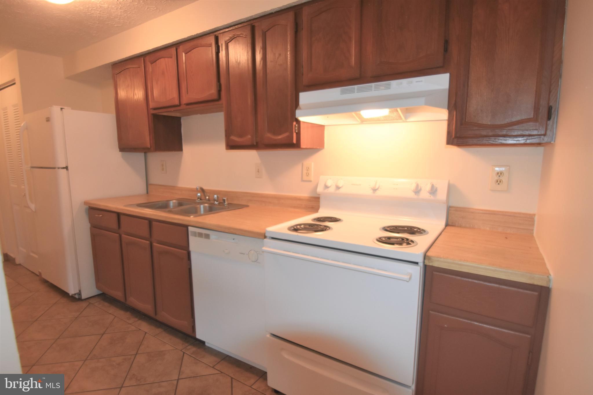 AMBERTOWNE - Residential Lease