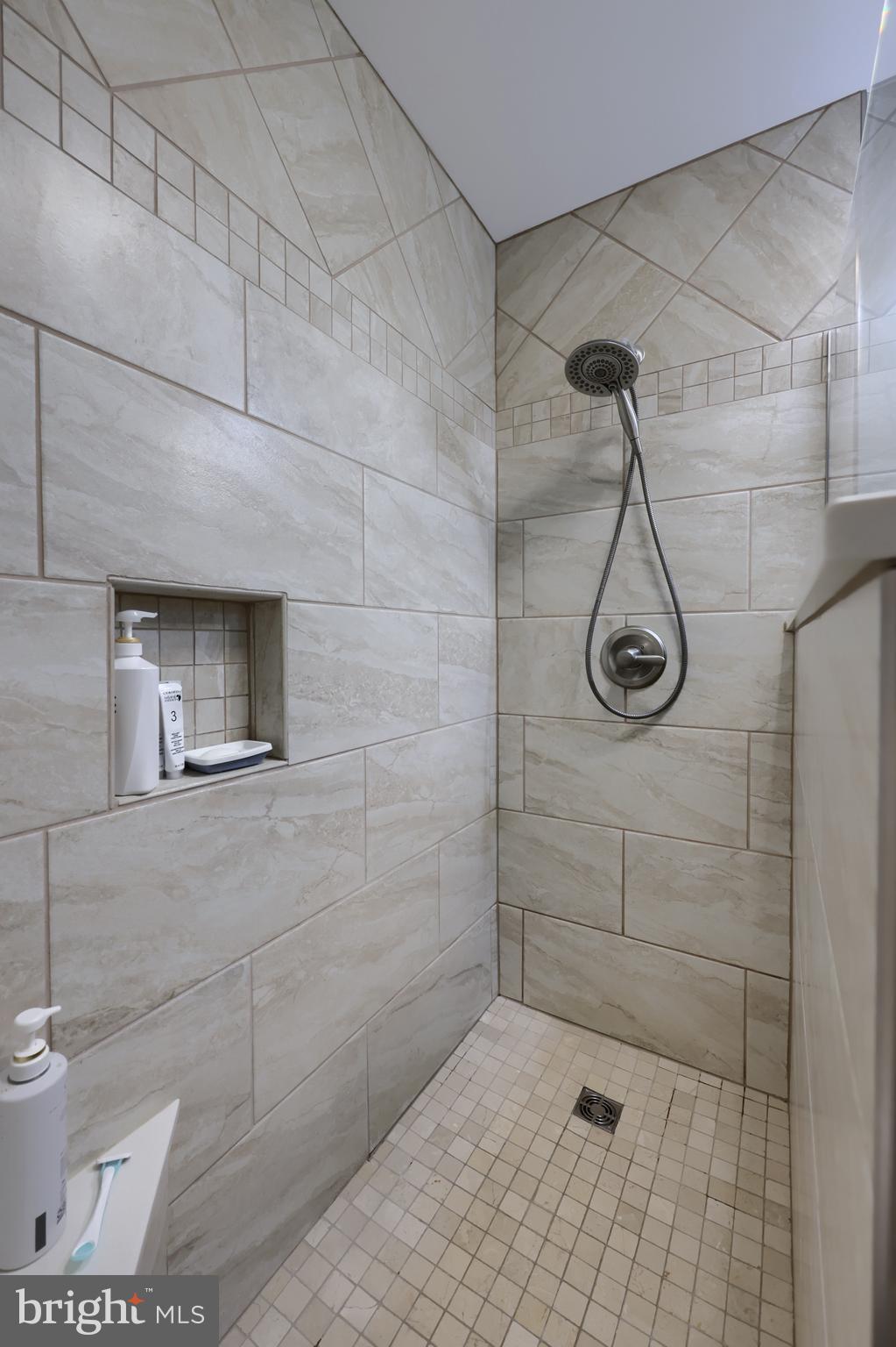 CAMBRIDGE COMMONS - Residential