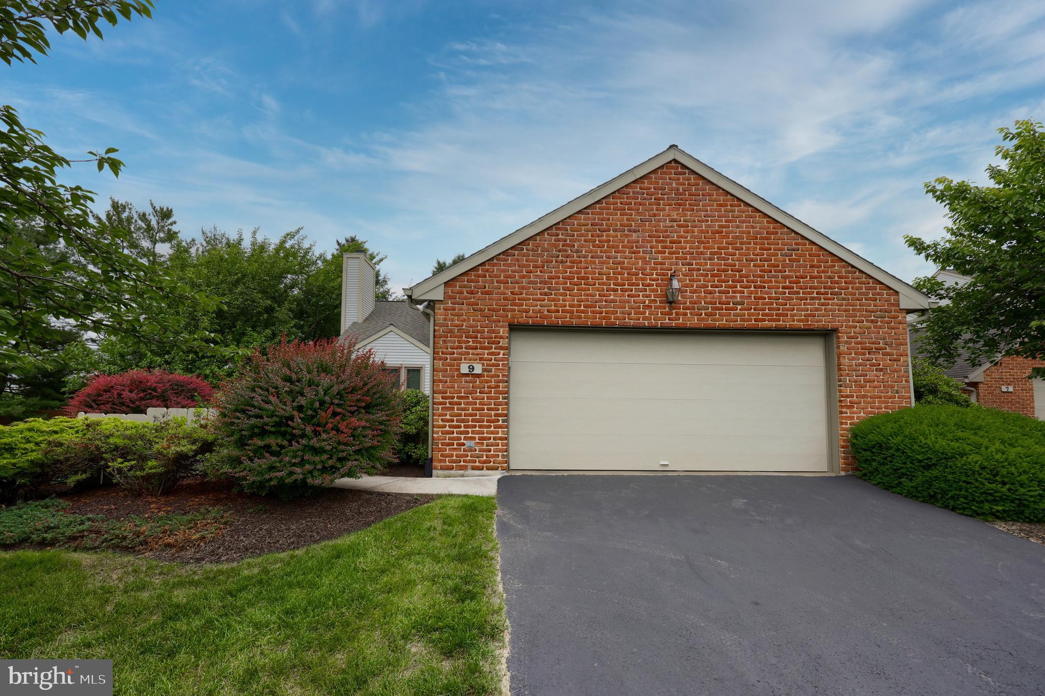 CAMBRIDGE COMMONS - Residential