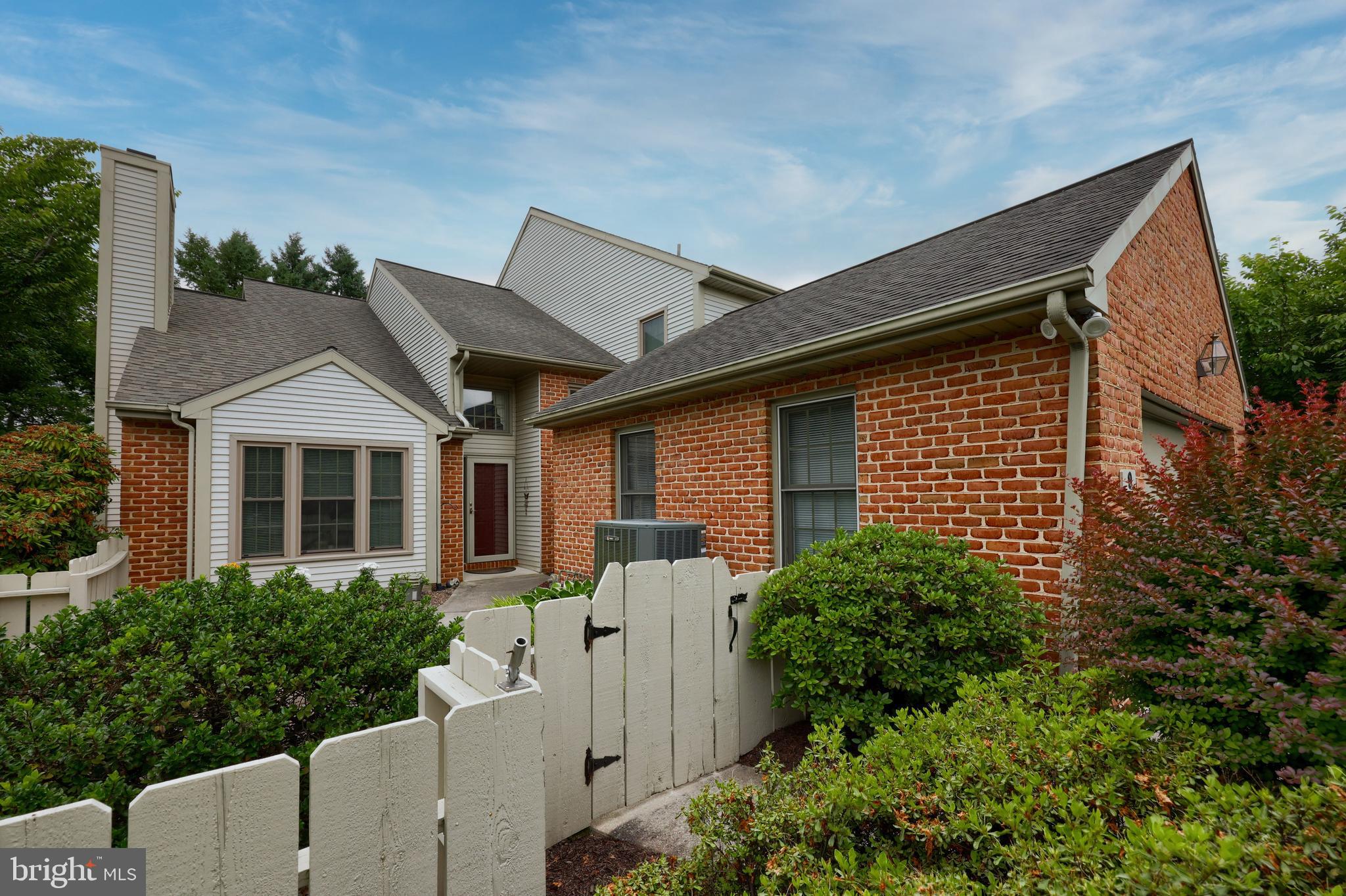 CAMBRIDGE COMMONS - Residential