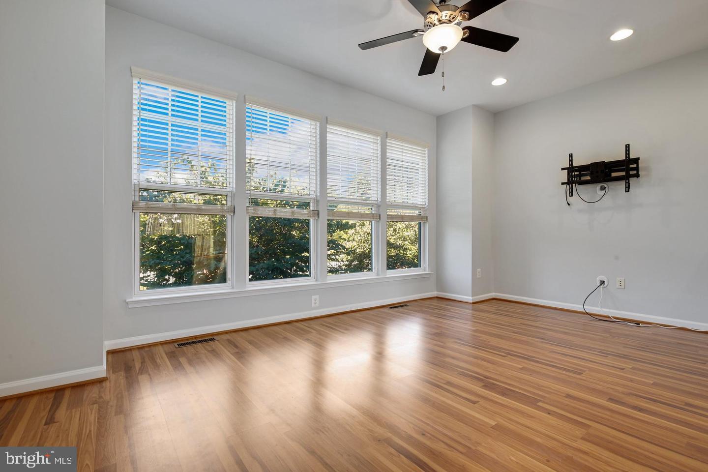 GALLERY PARK - Residential Lease