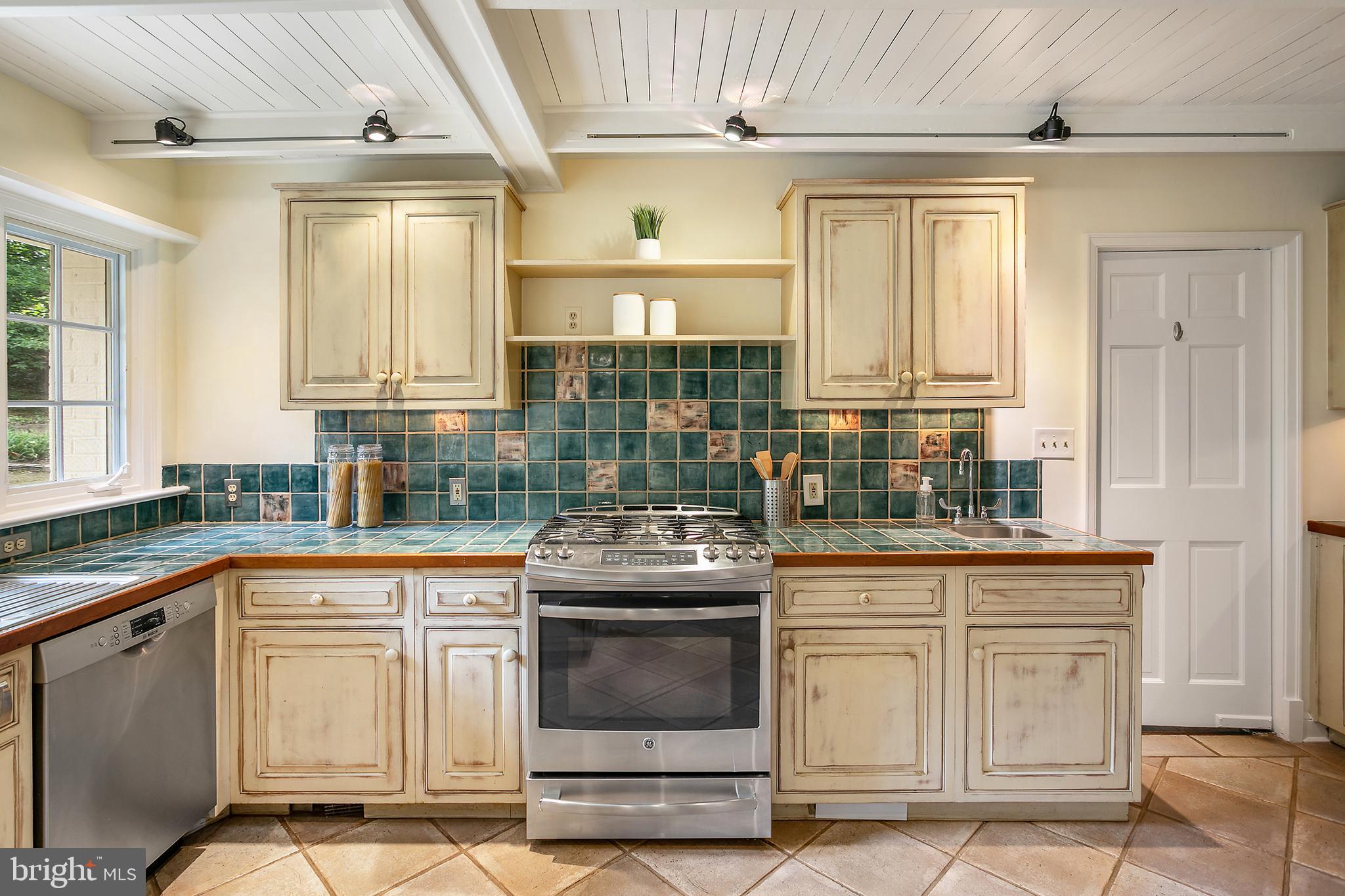 BELLEVUE FOREST - Residential