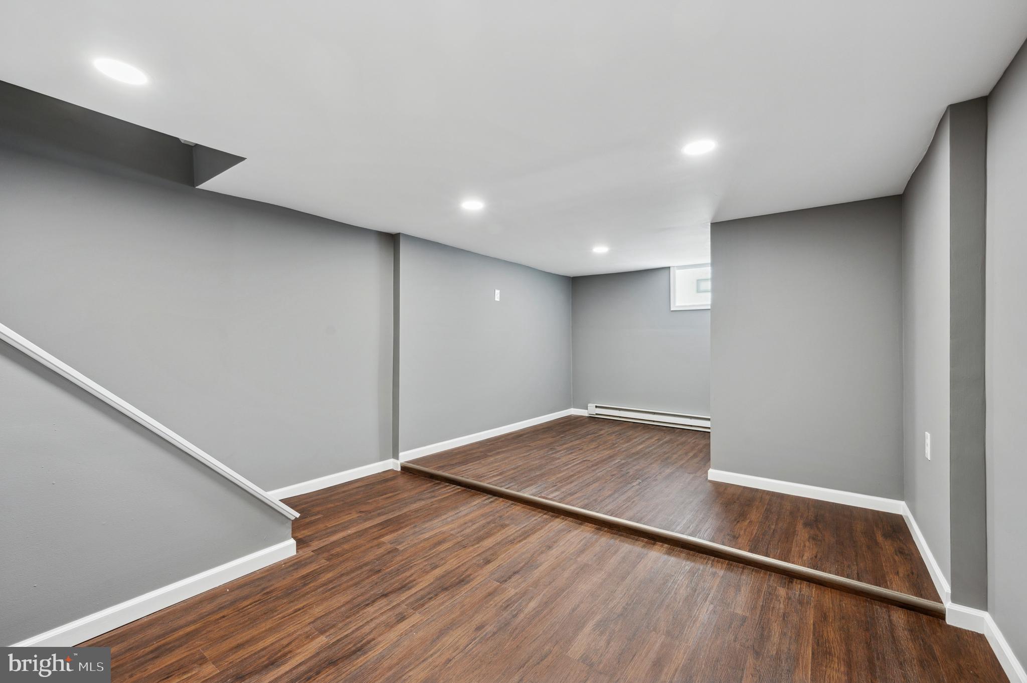 STRAWBERRY MANSION - Residential