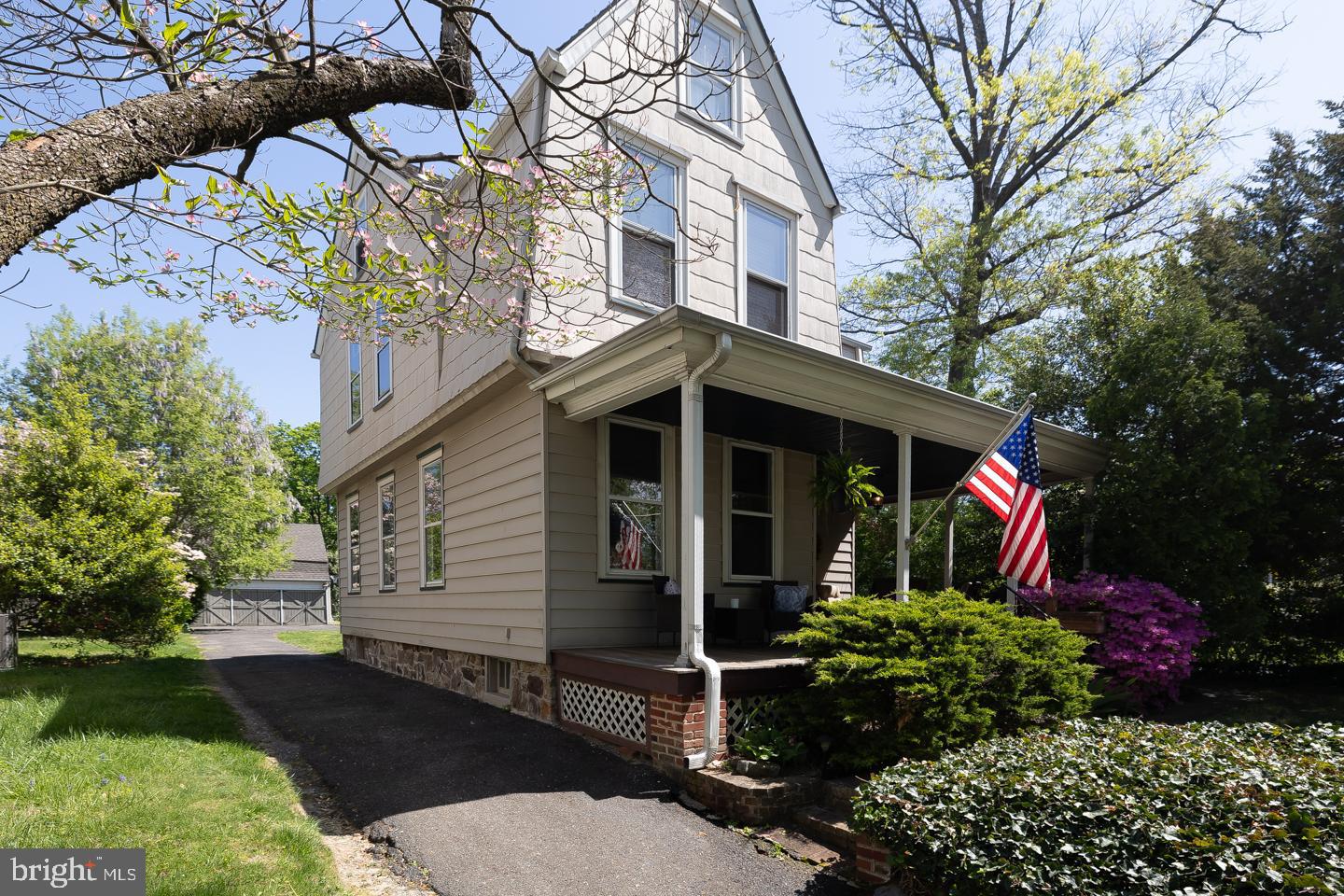 735 BELMONT AVENUE