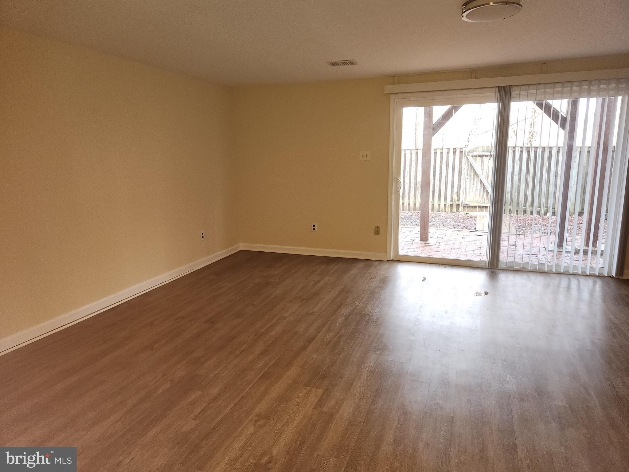 GLEN COVE - Residential