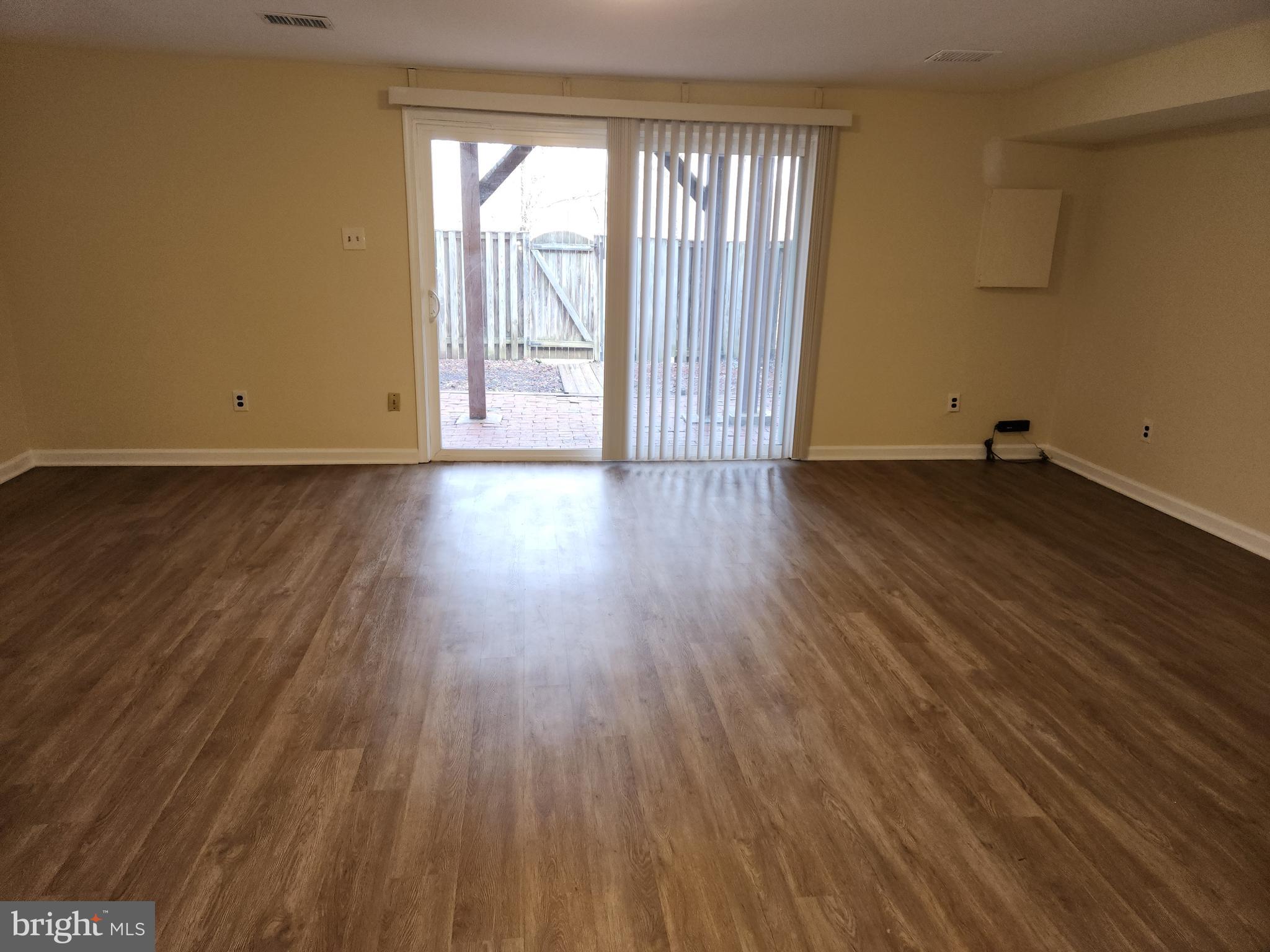 GLEN COVE - Residential