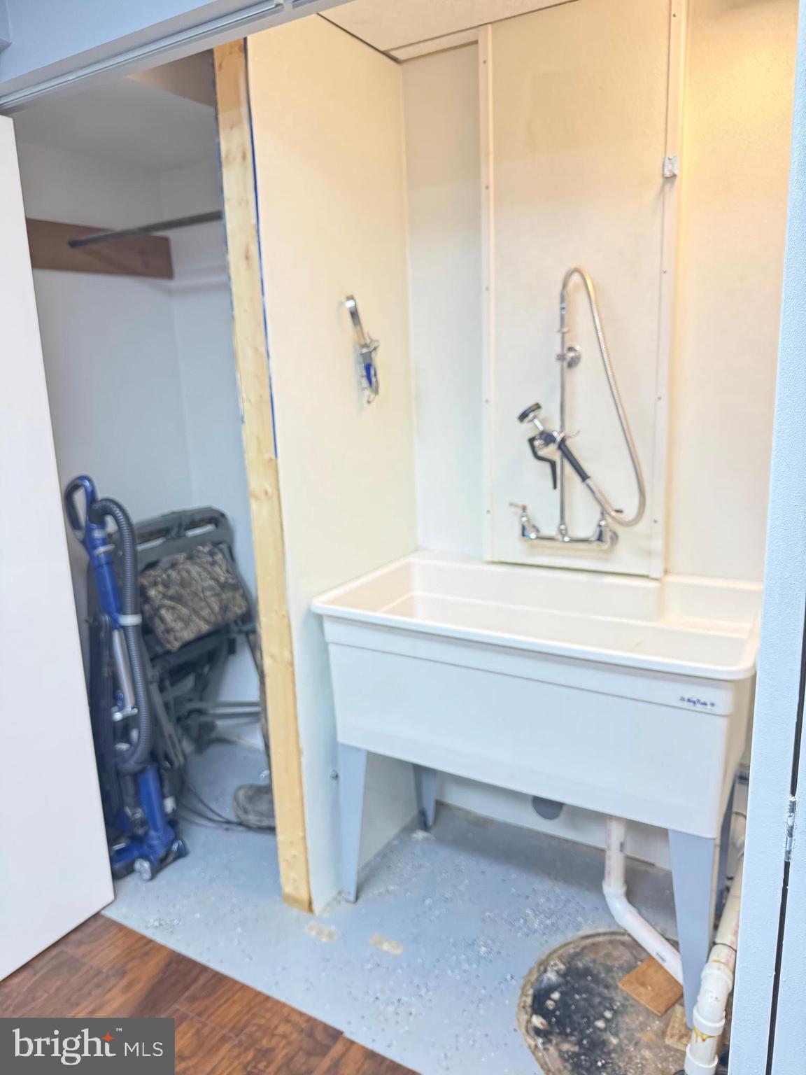 FAIRWAY MEADOWS - Residential