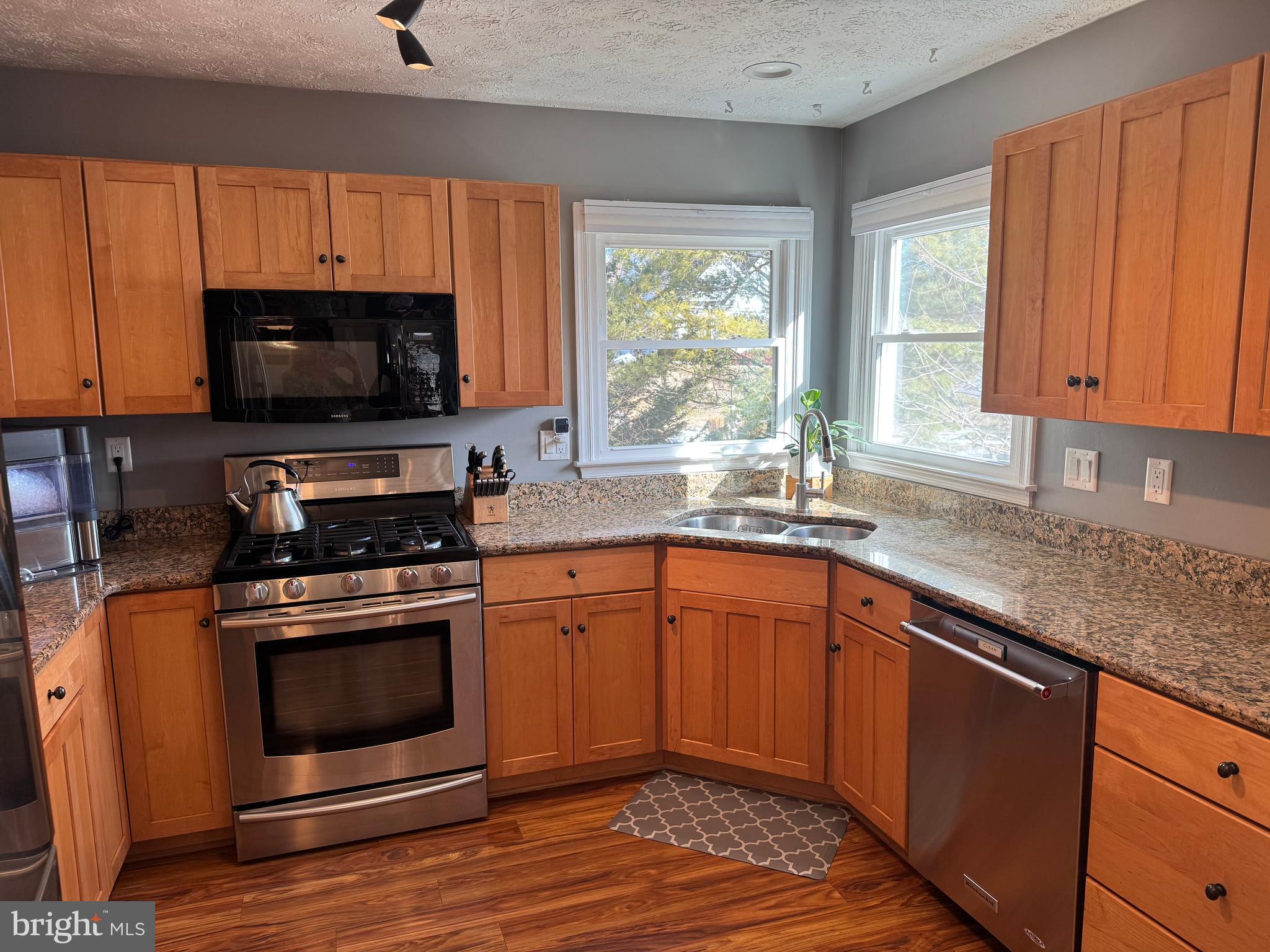 FAIRWAY MEADOWS - Residential