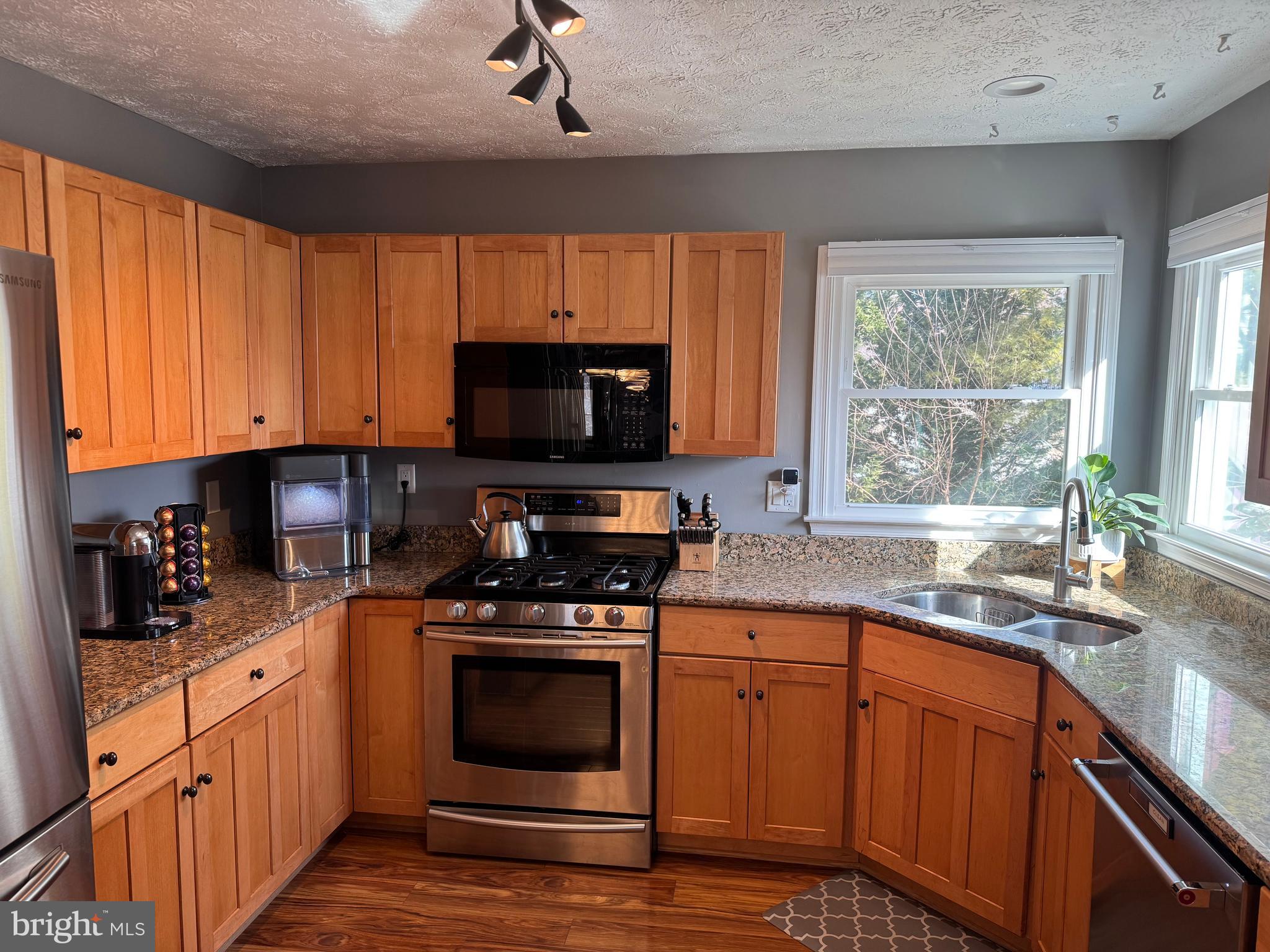 FAIRWAY MEADOWS - Residential