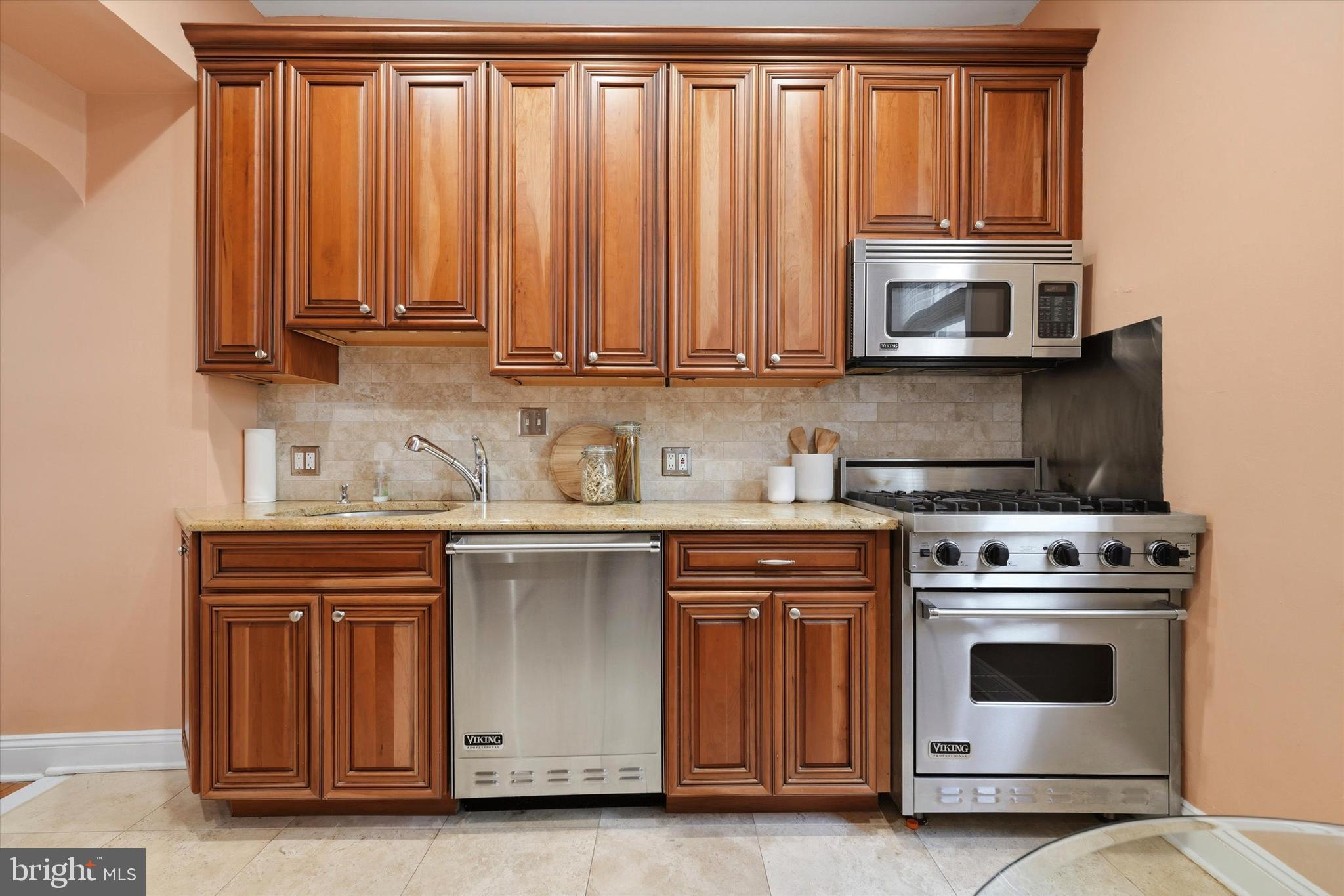 WASHINGTON SQ WEST - Residential