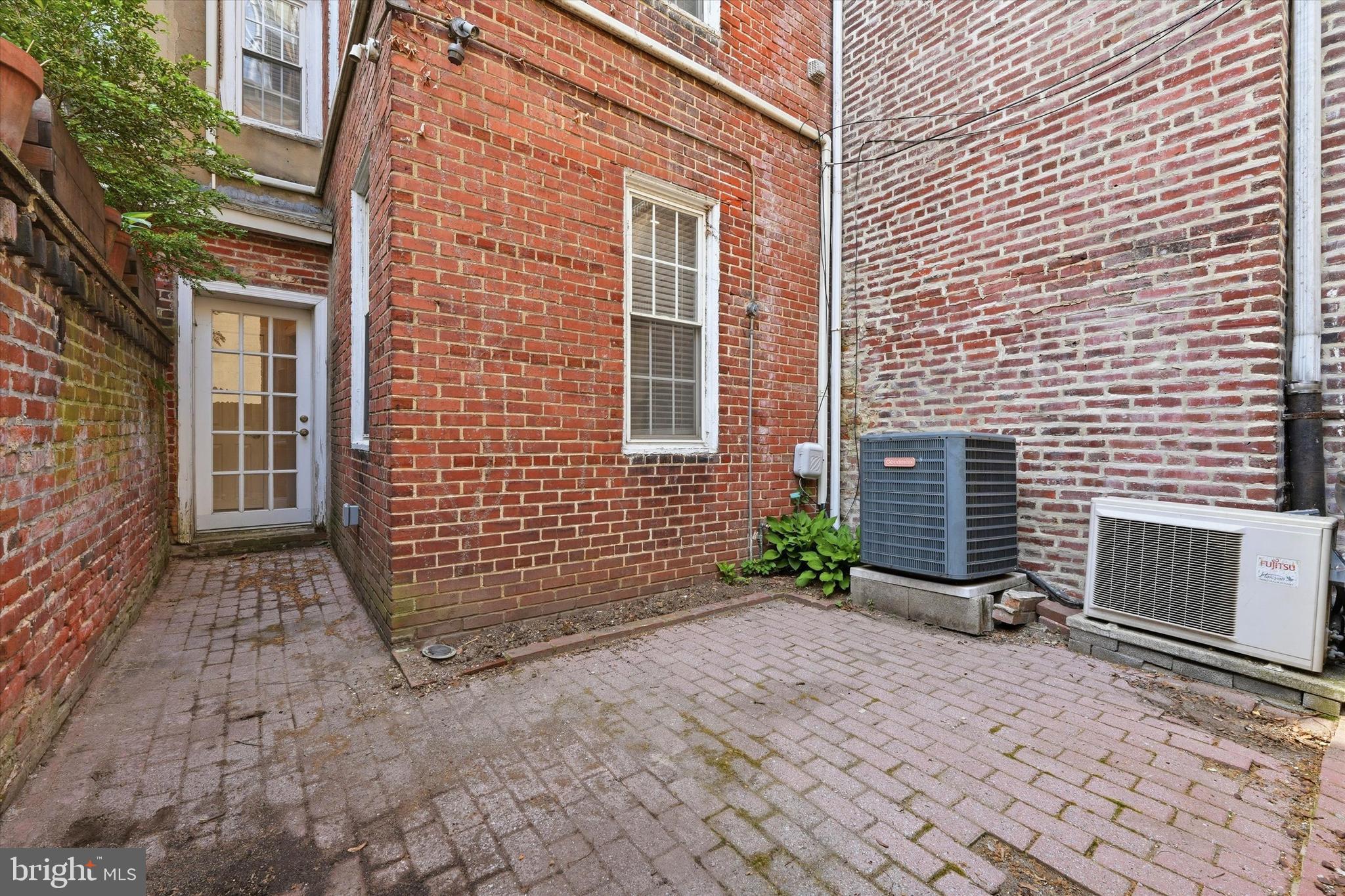 WASHINGTON SQ WEST - Residential