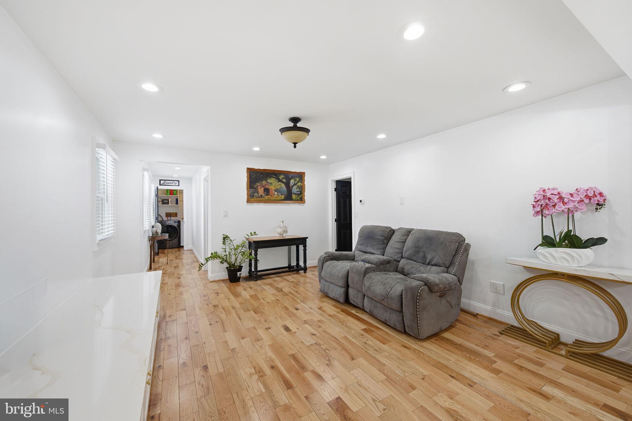 BLENHEIM MANOR - Residential