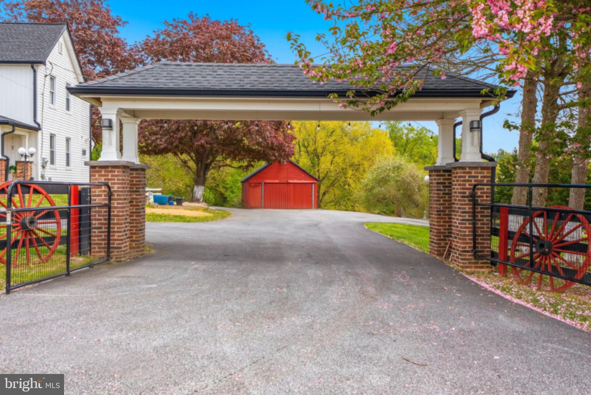 BLENHEIM MANOR - Residential