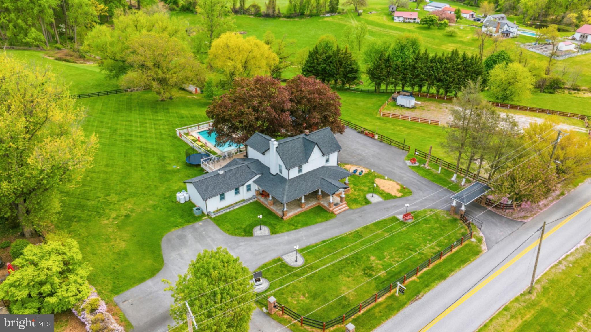 BLENHEIM MANOR - Residential