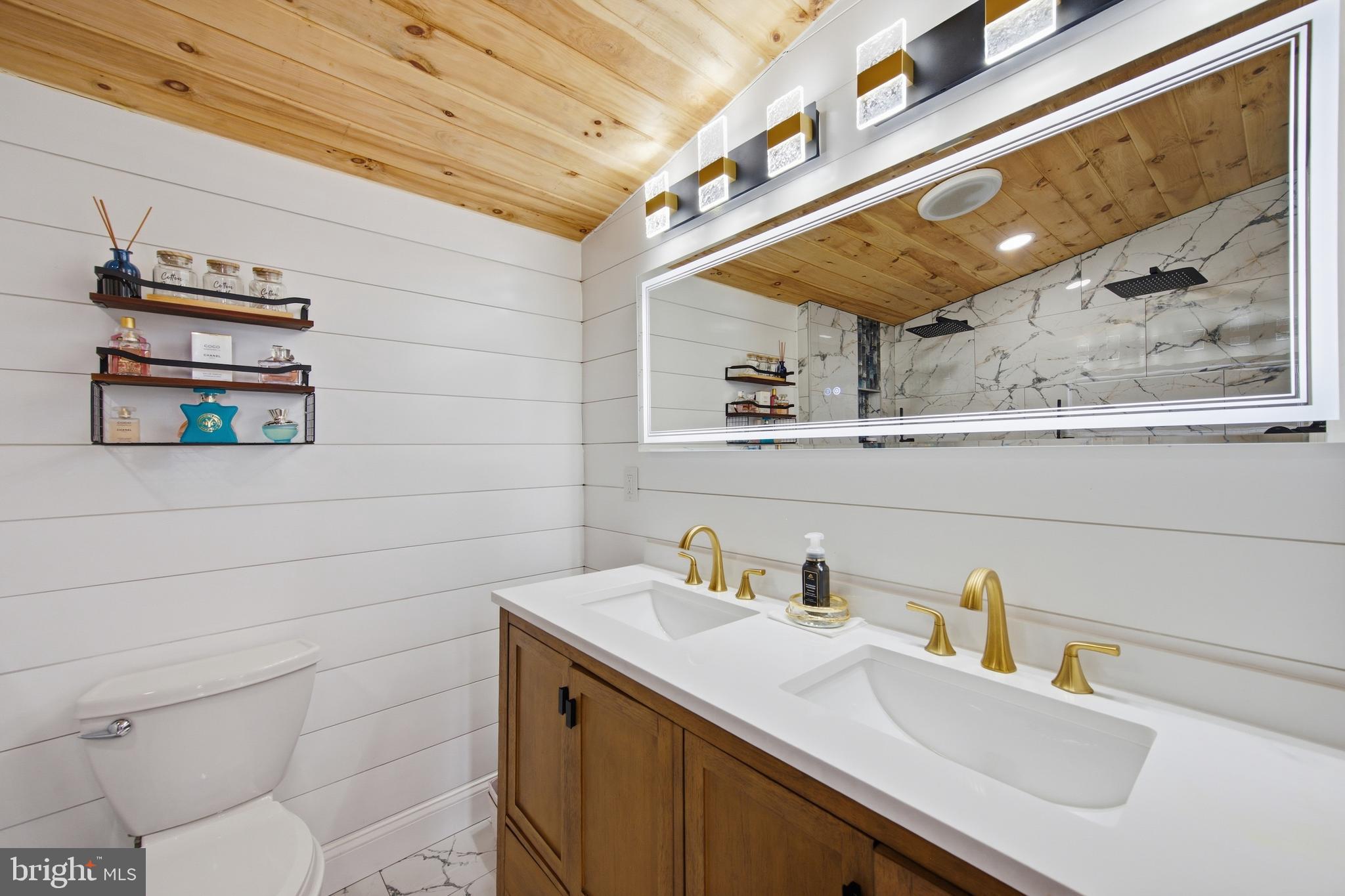 BLENHEIM MANOR - Residential