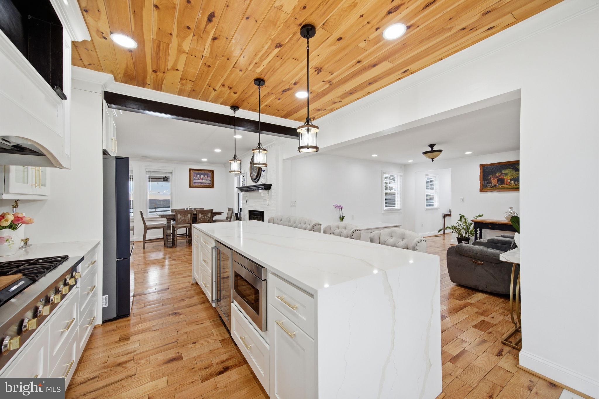 BLENHEIM MANOR - Residential