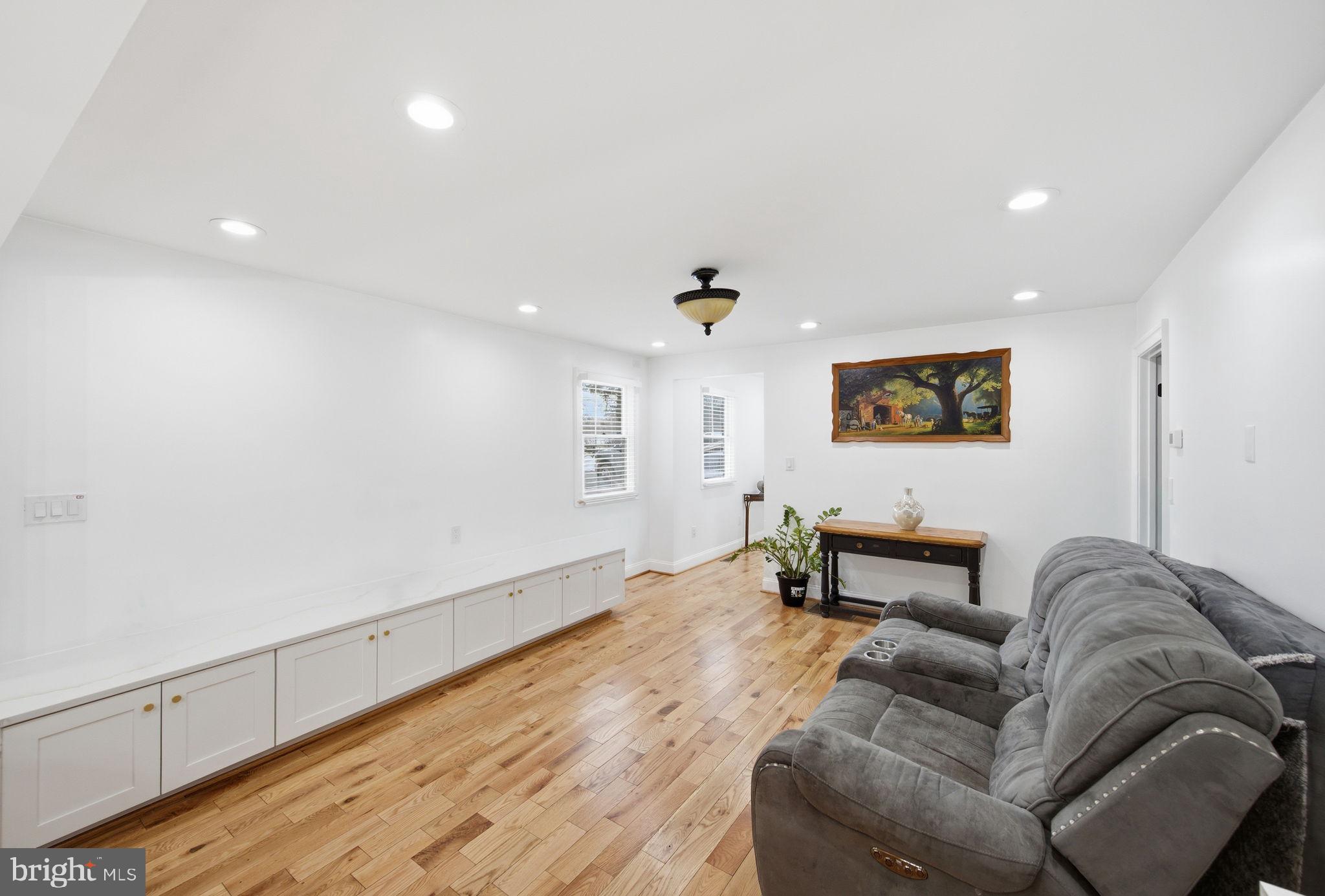 BLENHEIM MANOR - Residential