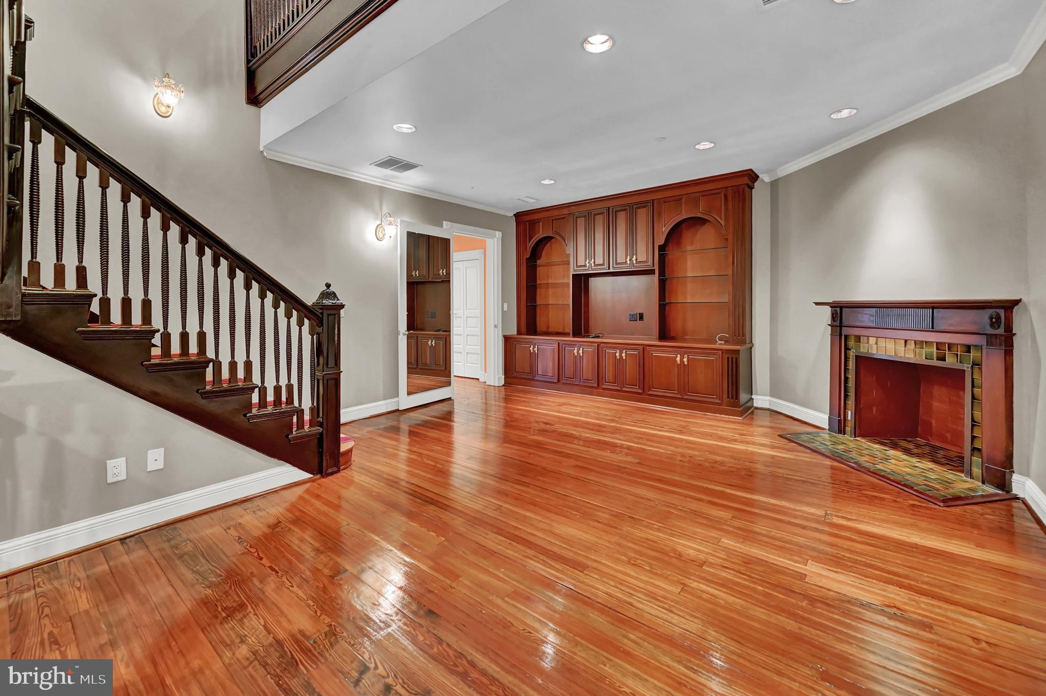MOUNT VERNON - Residential