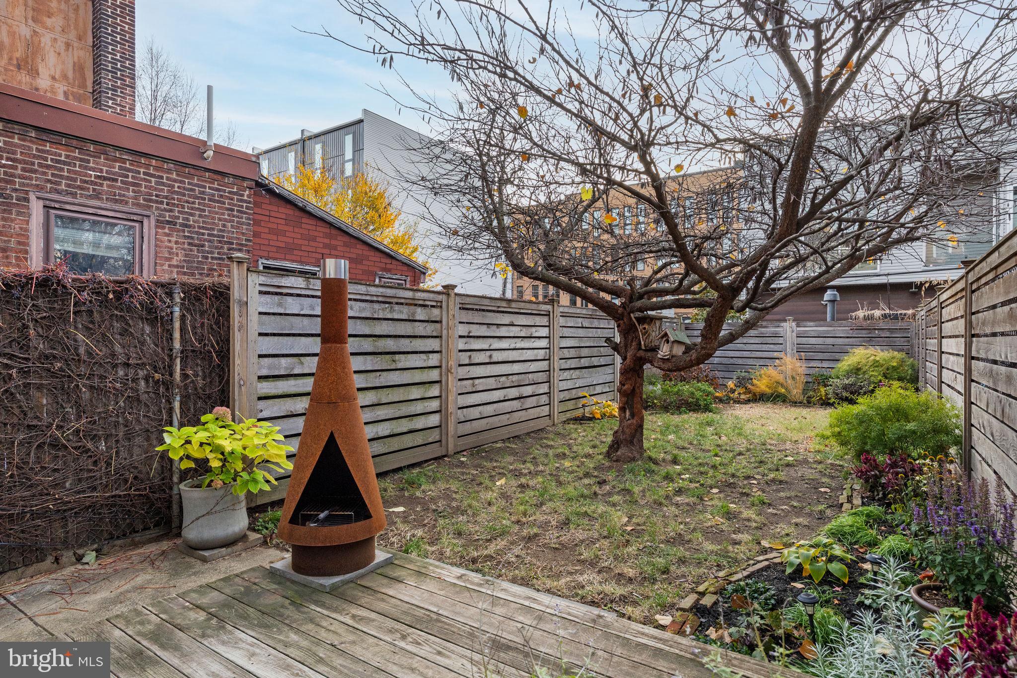 1418 E COLUMBIA AVENUE