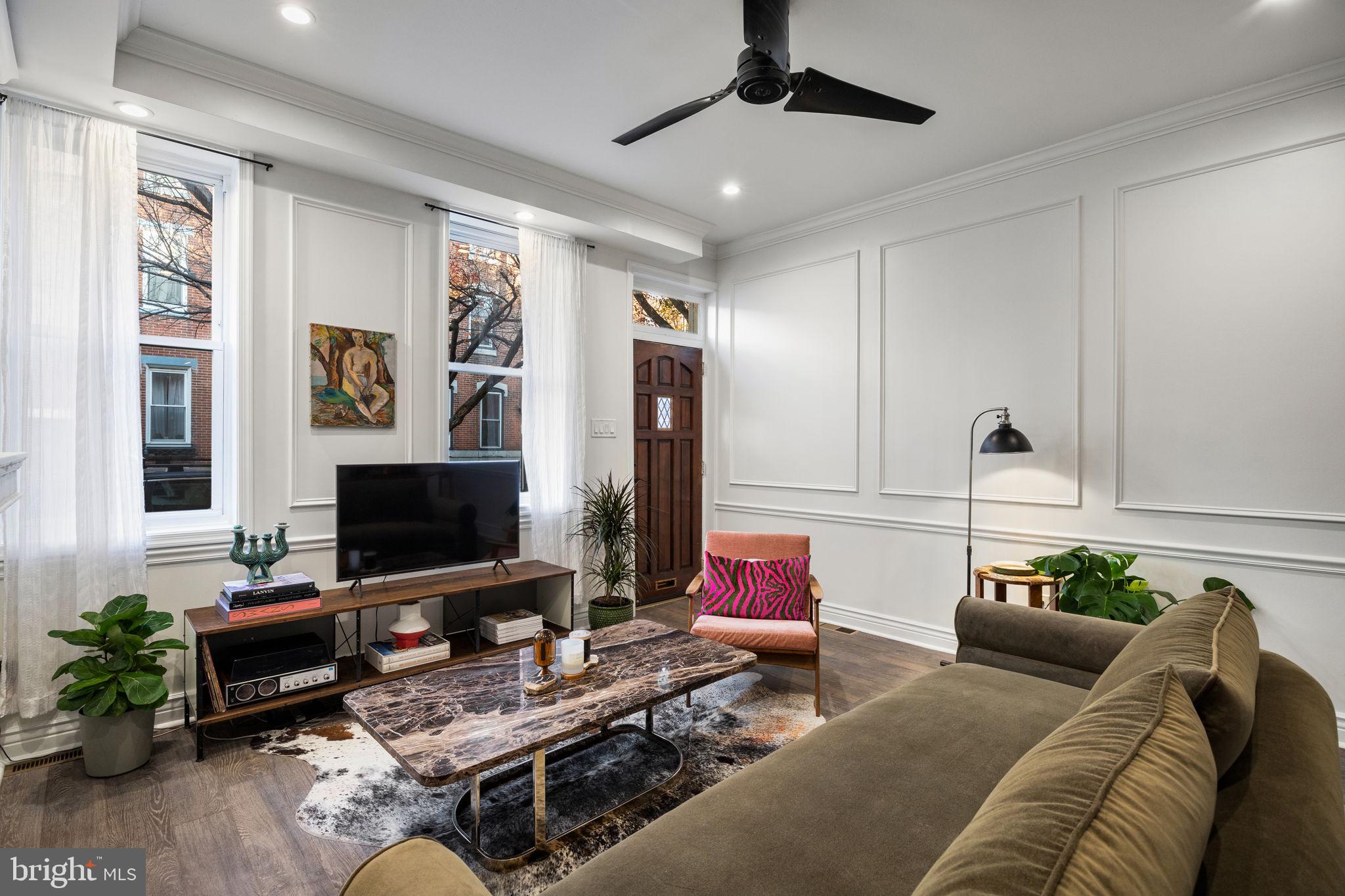 1418 E COLUMBIA AVENUE