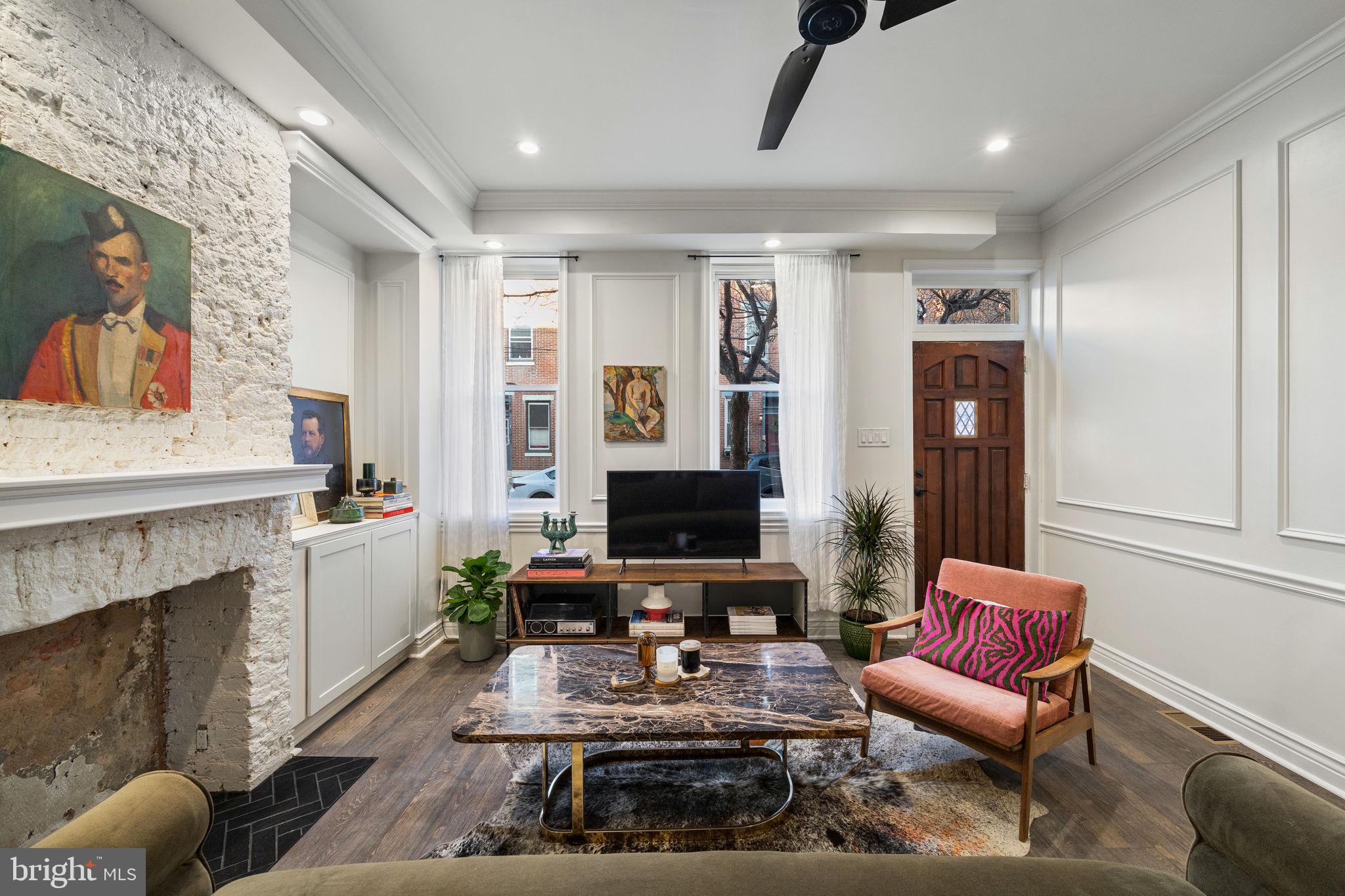 1418 E COLUMBIA AVENUE